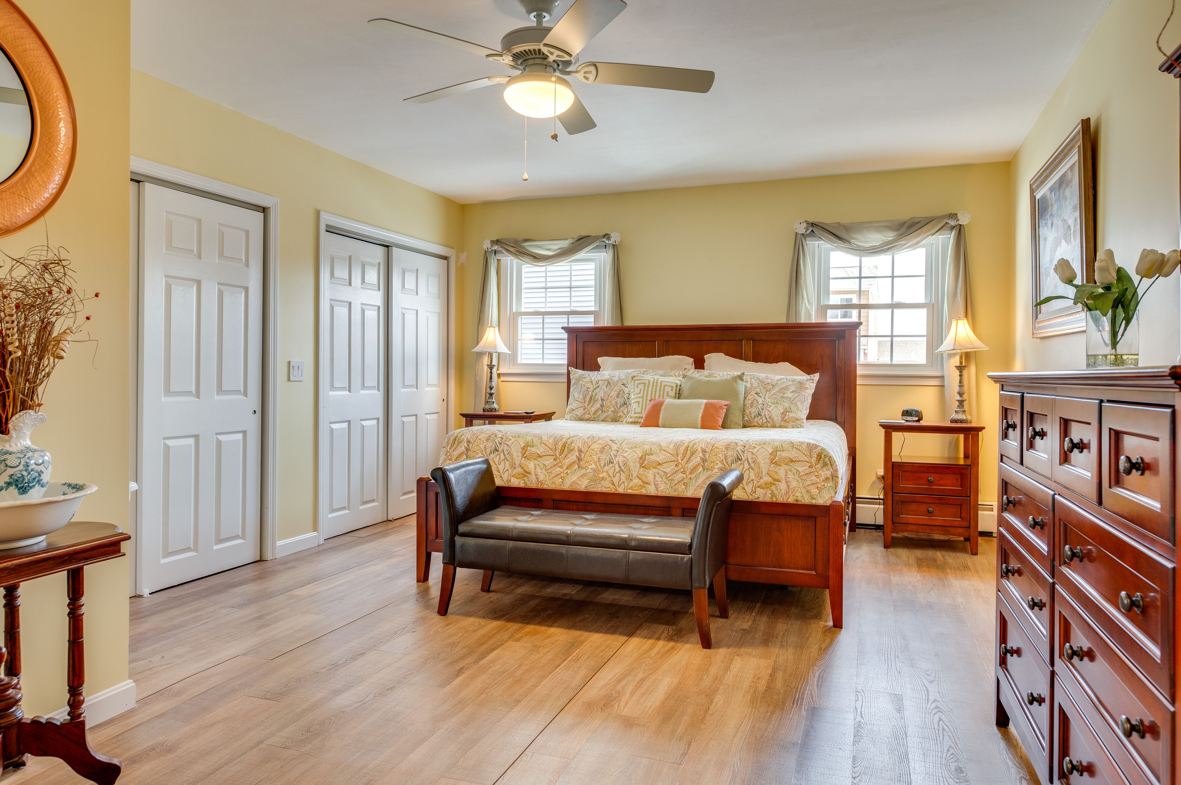 Bedroom 1 | King Bed | Smart TV
