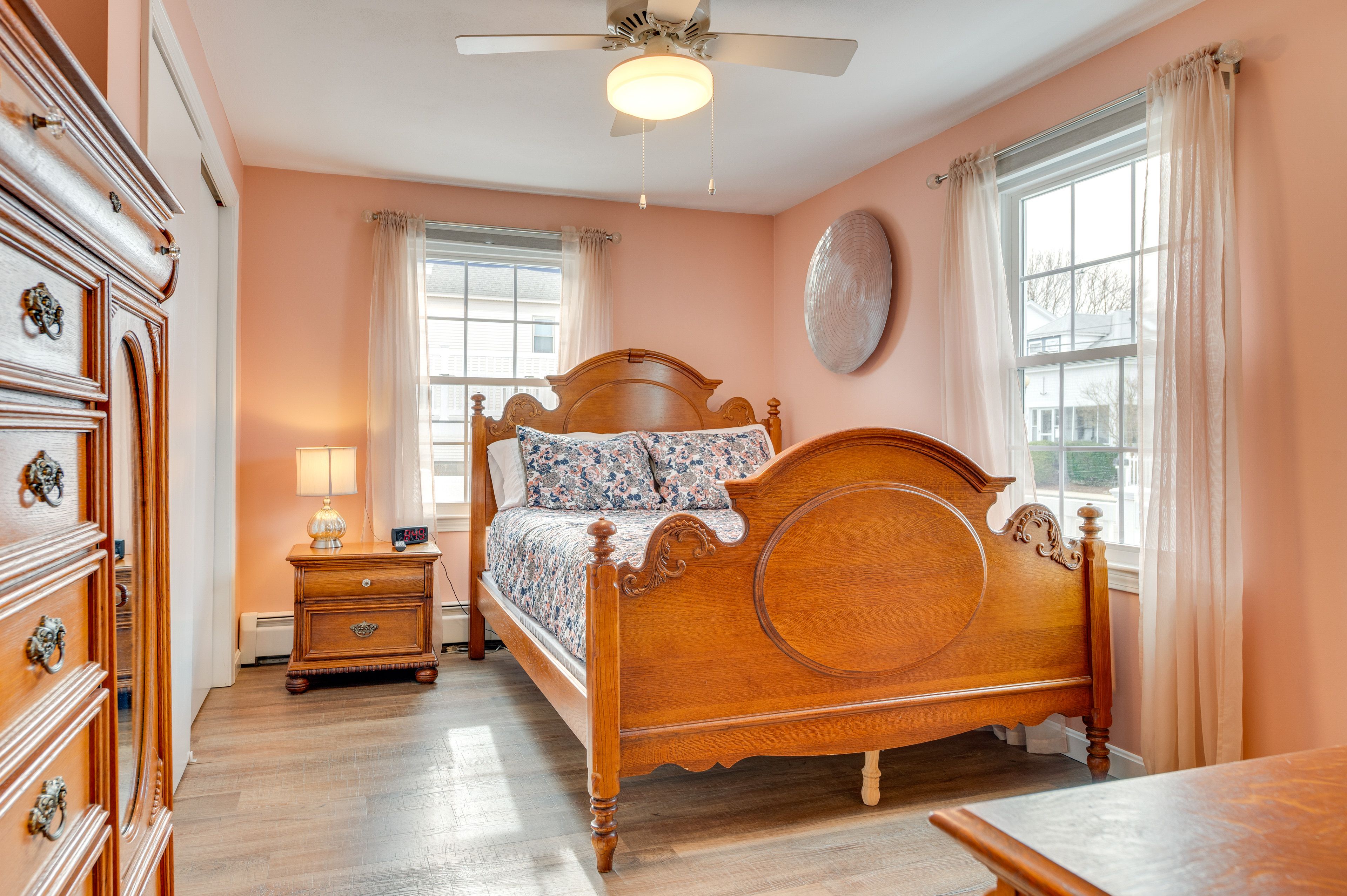 Bedroom 3 | Queen Bed | Smart TV