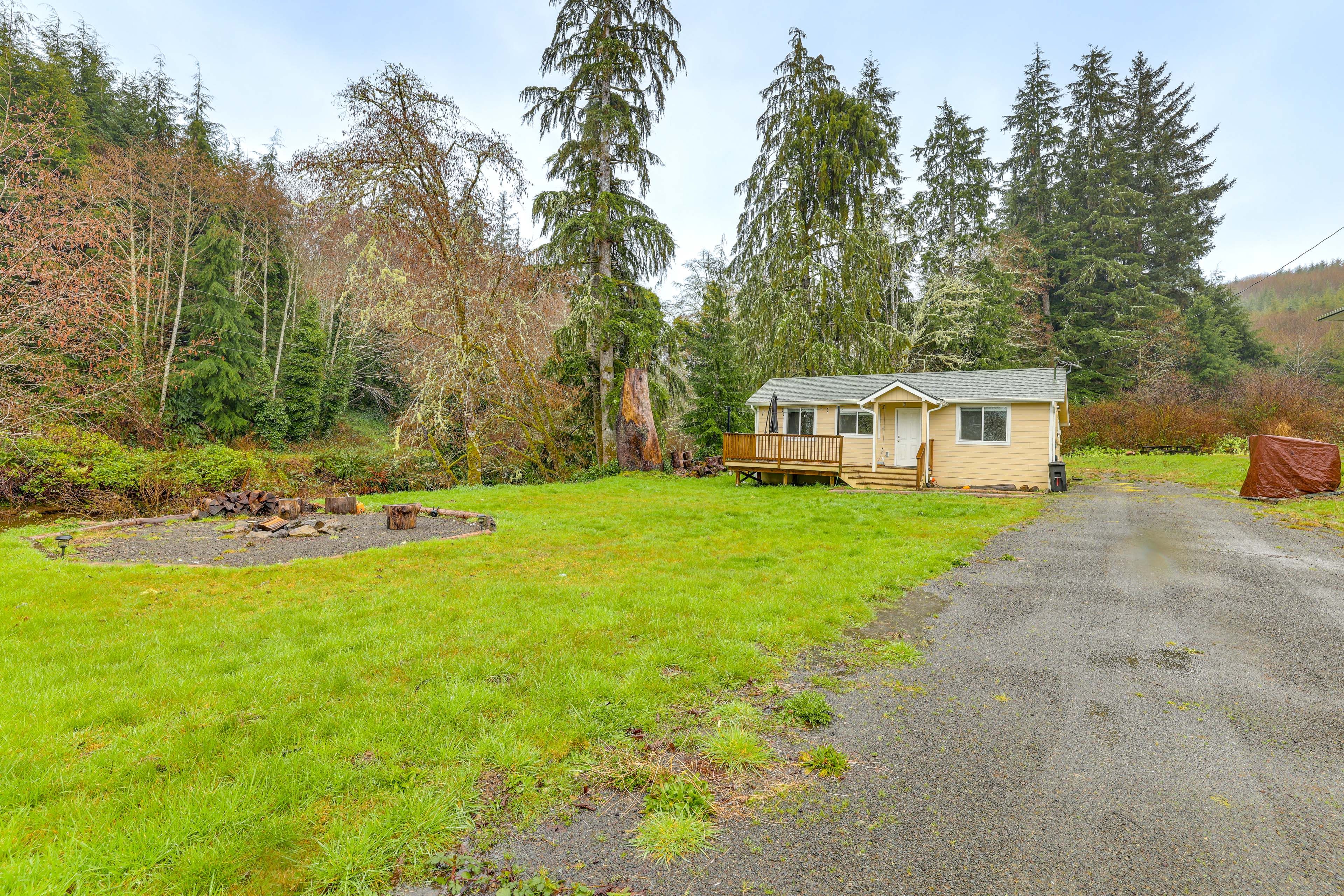 Sekiu Vacation Rental | 1BR | 1BA | 782 Sq Ft | 4 Steps Required