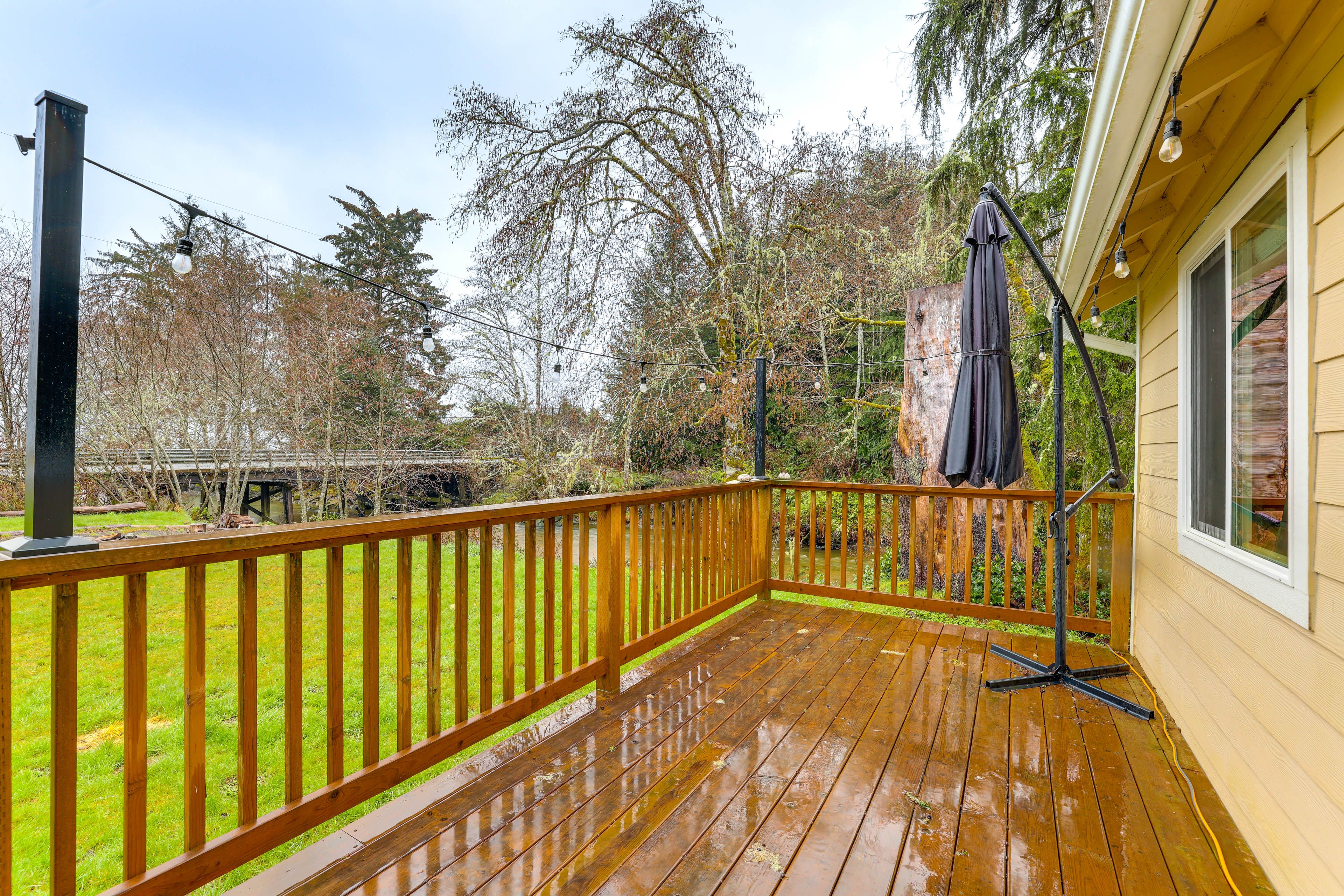 Deck | Umbrella