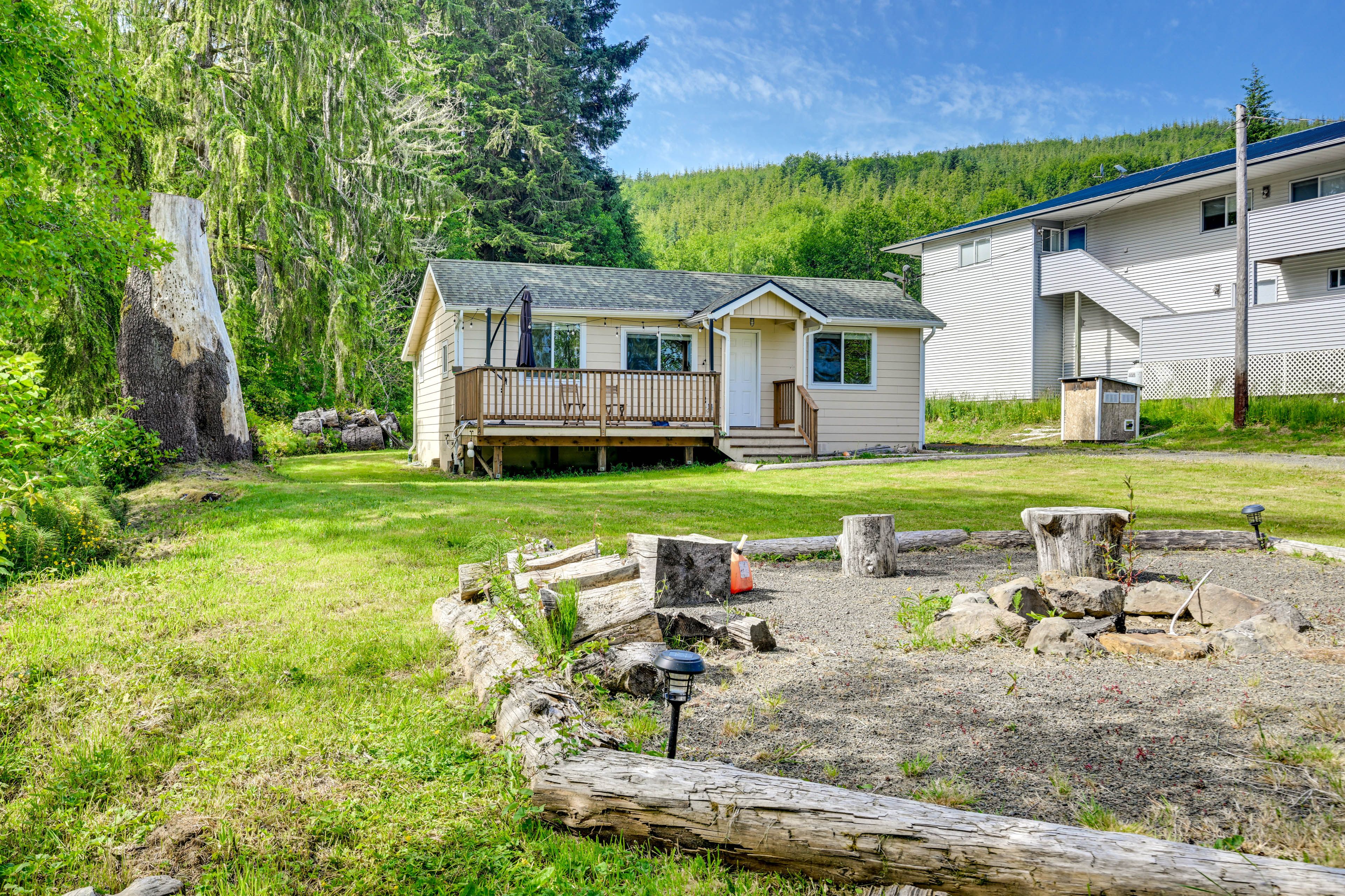 Private Yard | Fire Pit