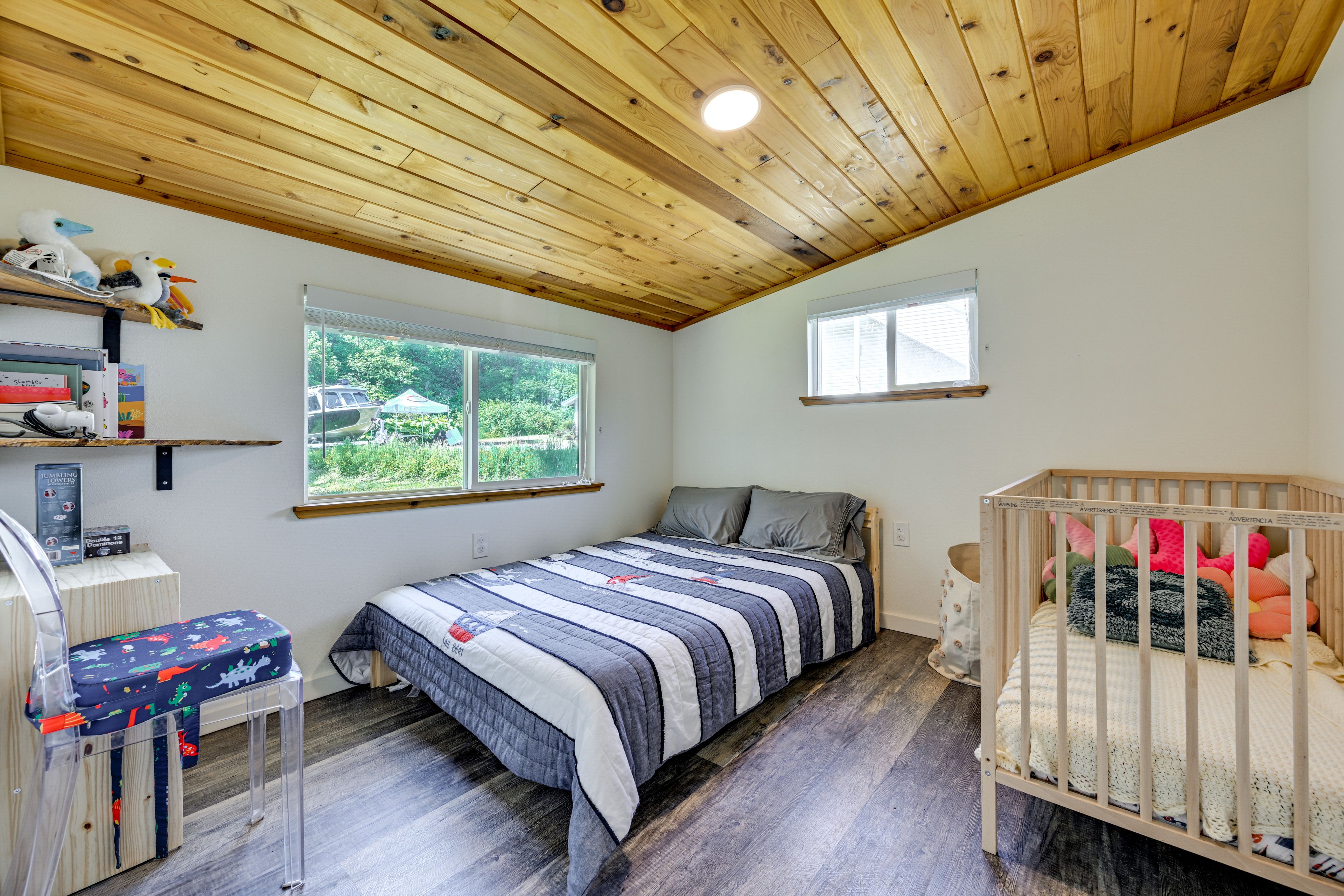 Bedroom 2 | Full Bed | Crib