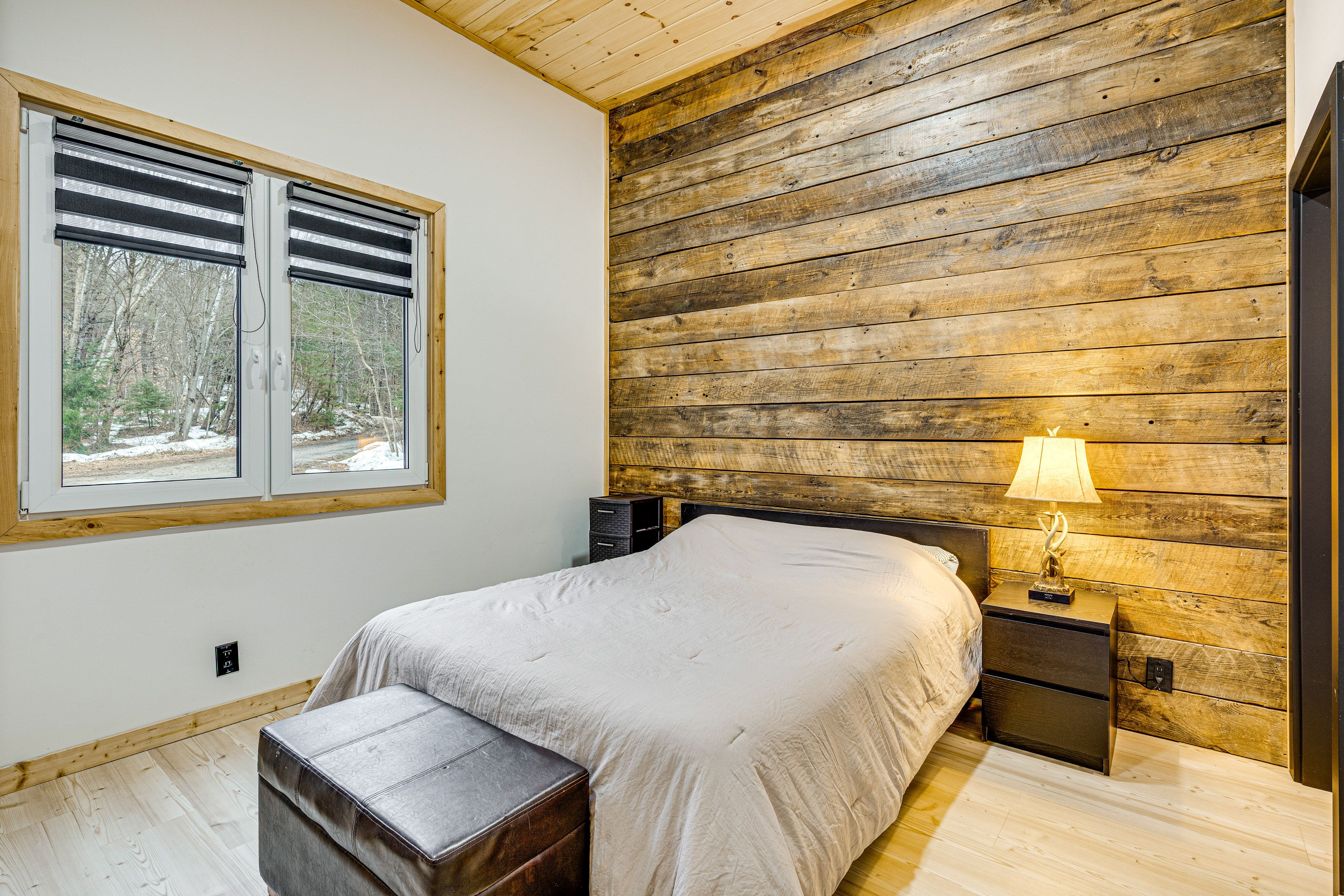 Bedroom 1 | Queen Bed