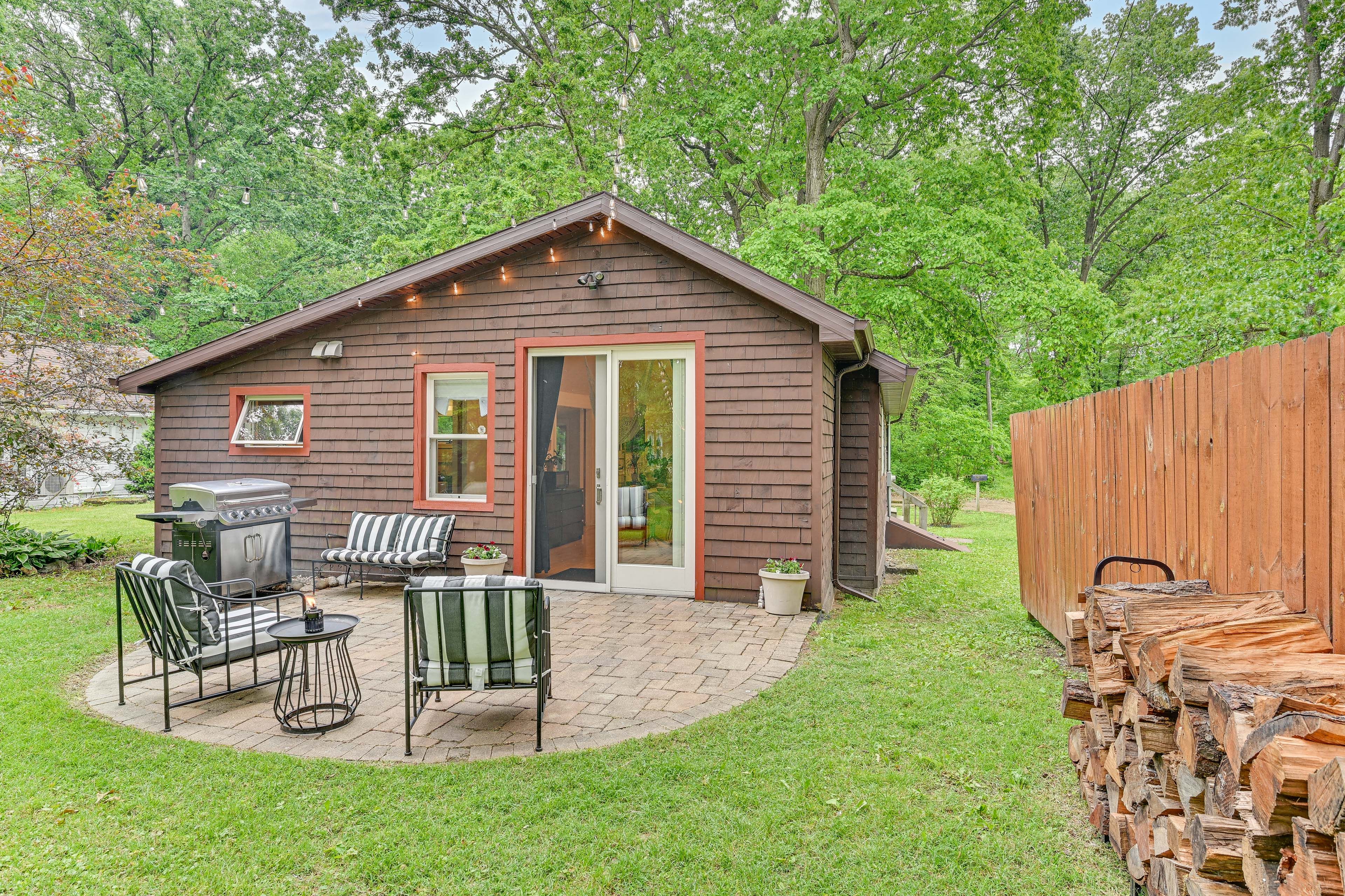 Cassopolis Vacation Rental | 1BR | 1BA | 818 Sq Ft | 5 Steps Required