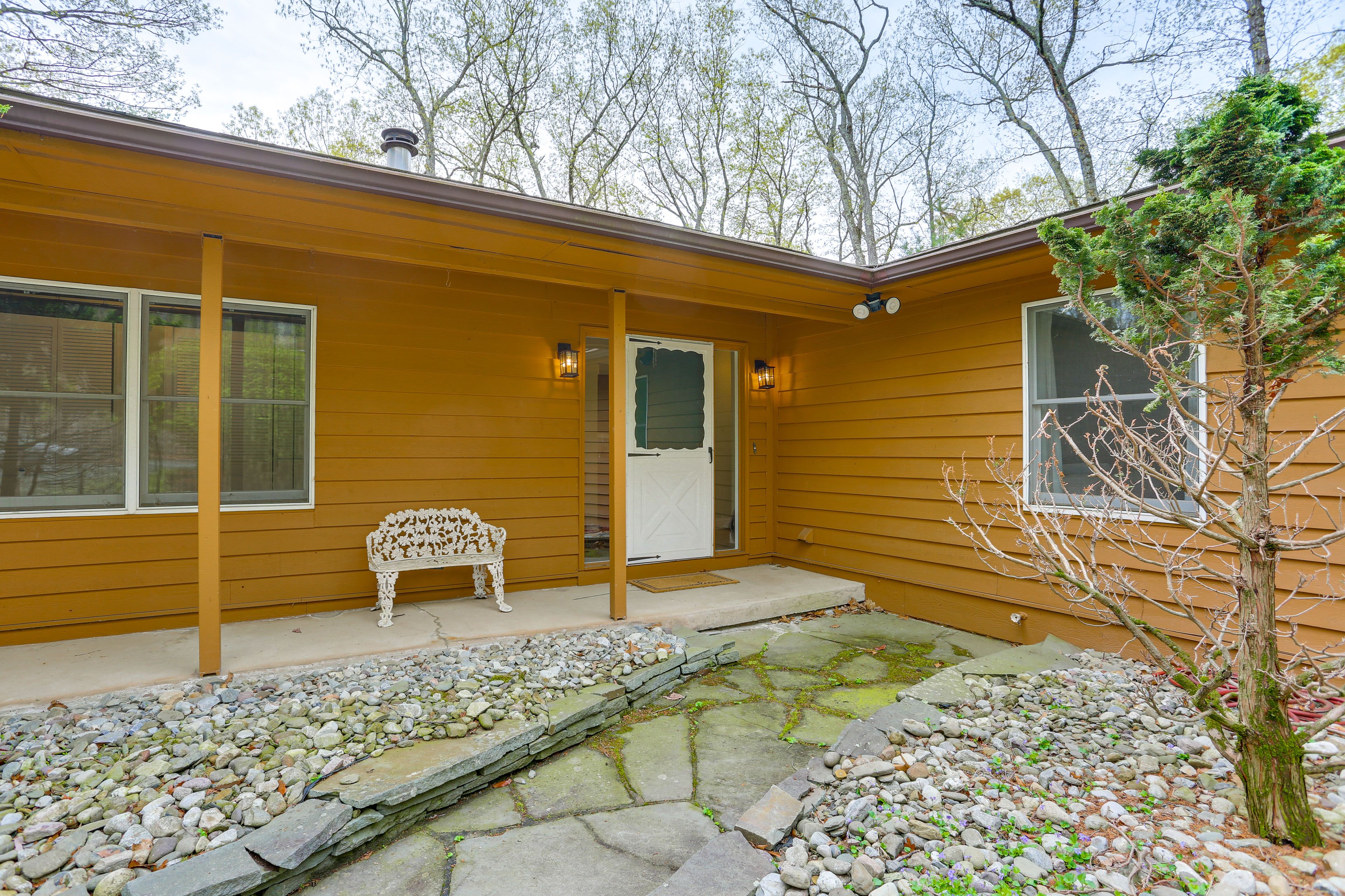 Property Exterior | Driveway (4 Vehicles) | No Garage Access
