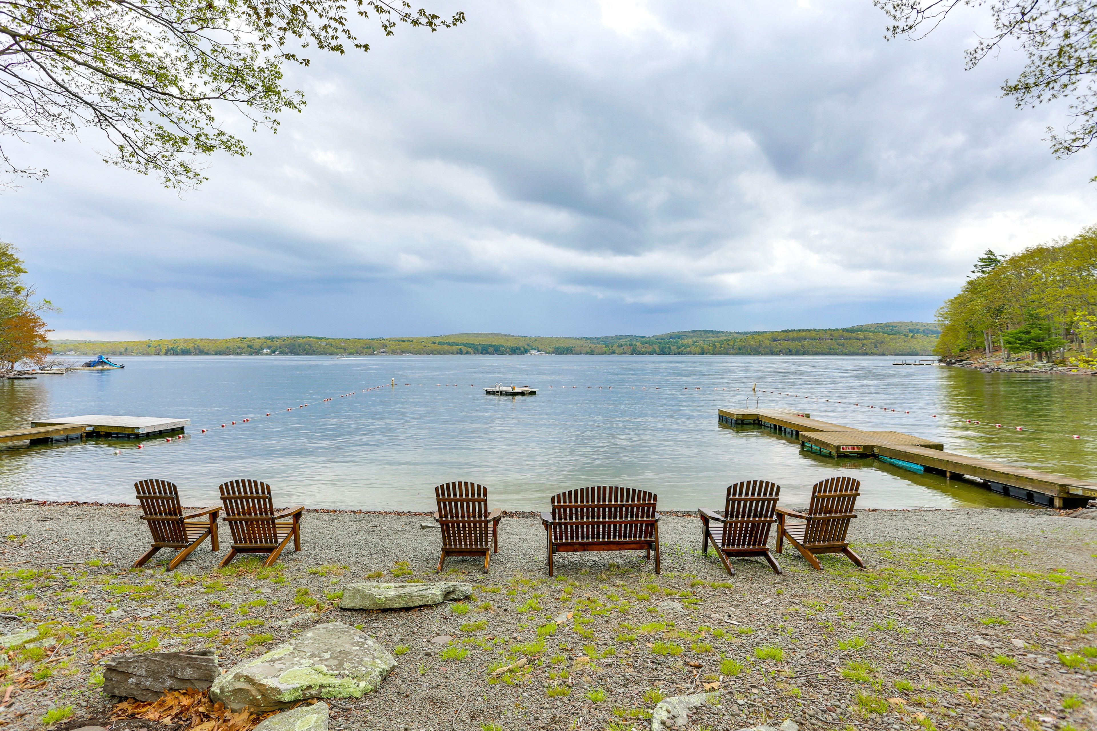 Lakeville Vacation Rental | 3BR | 2BA | 1,800 Sq Ft | 1 Step to Enter