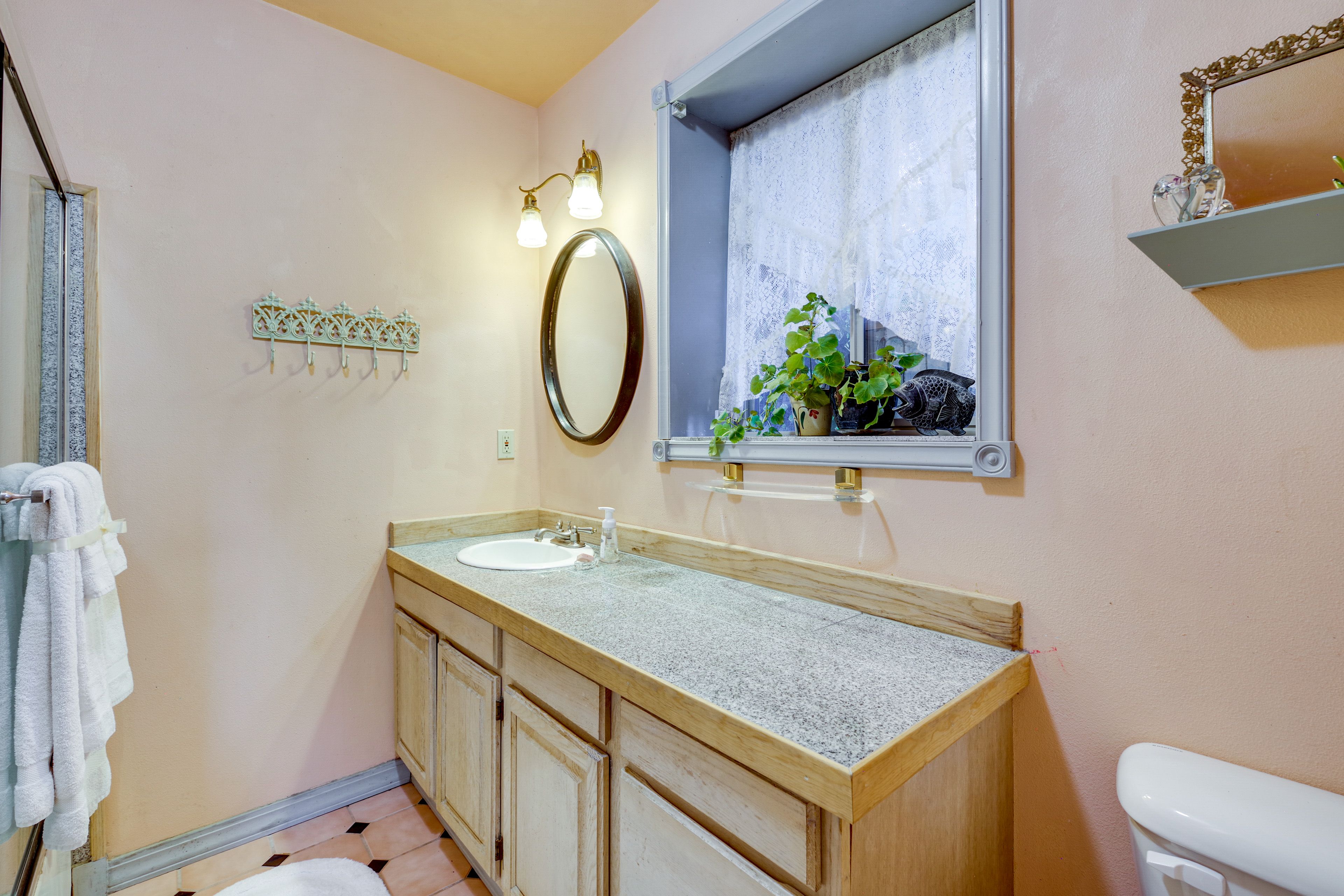Full Bathroom