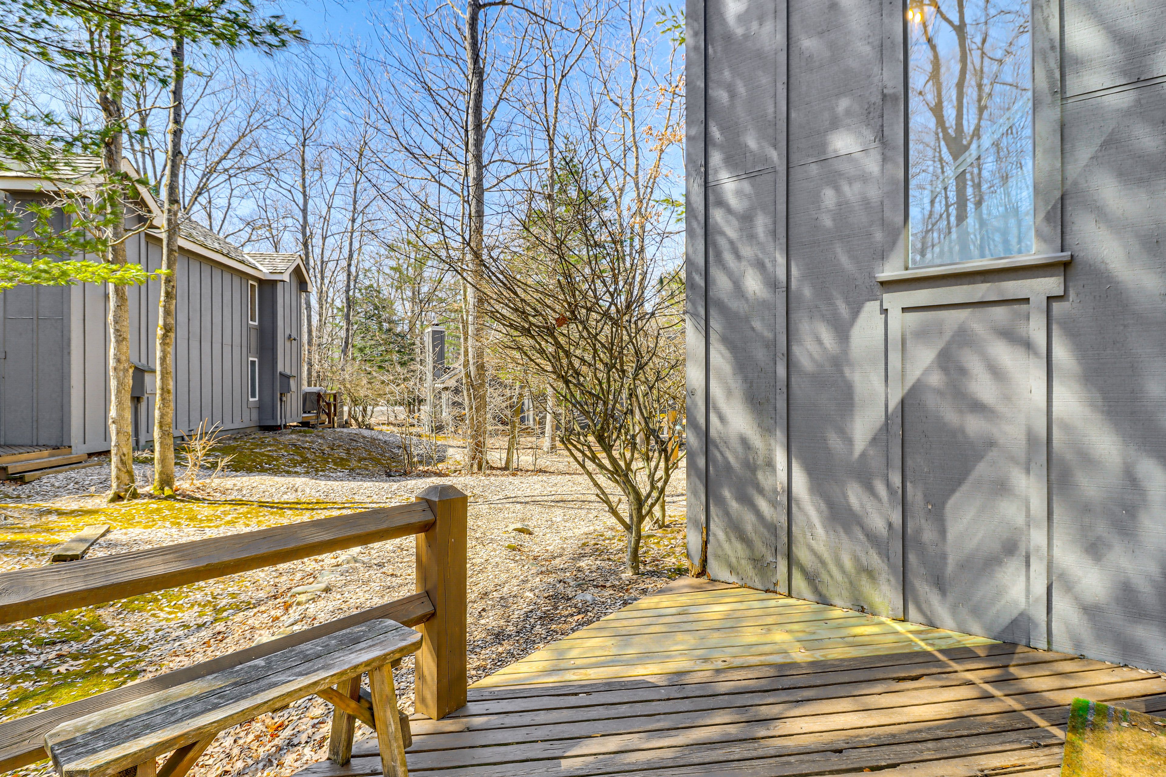 Front Deck | Private Entrance