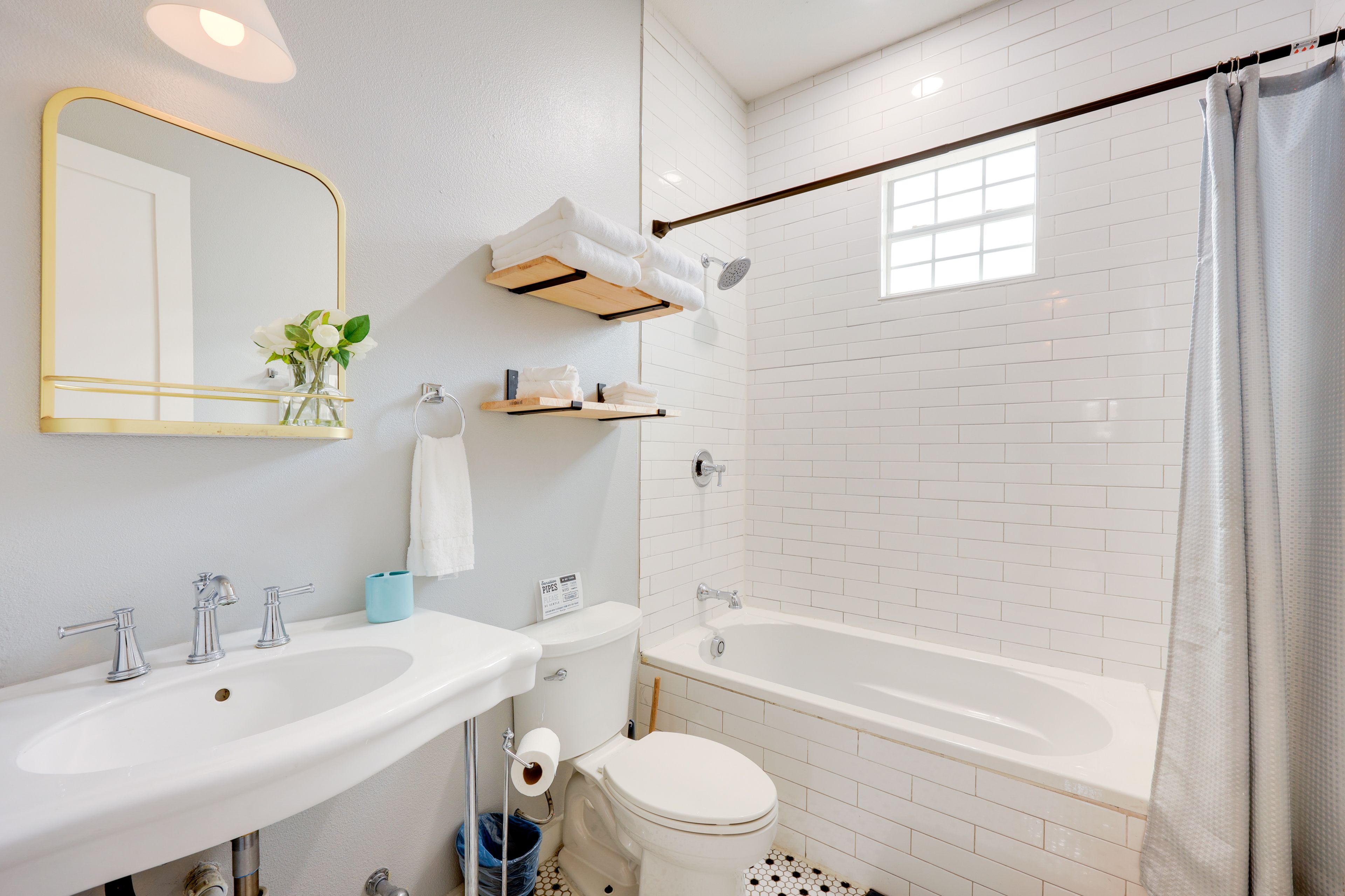 Full Bathroom