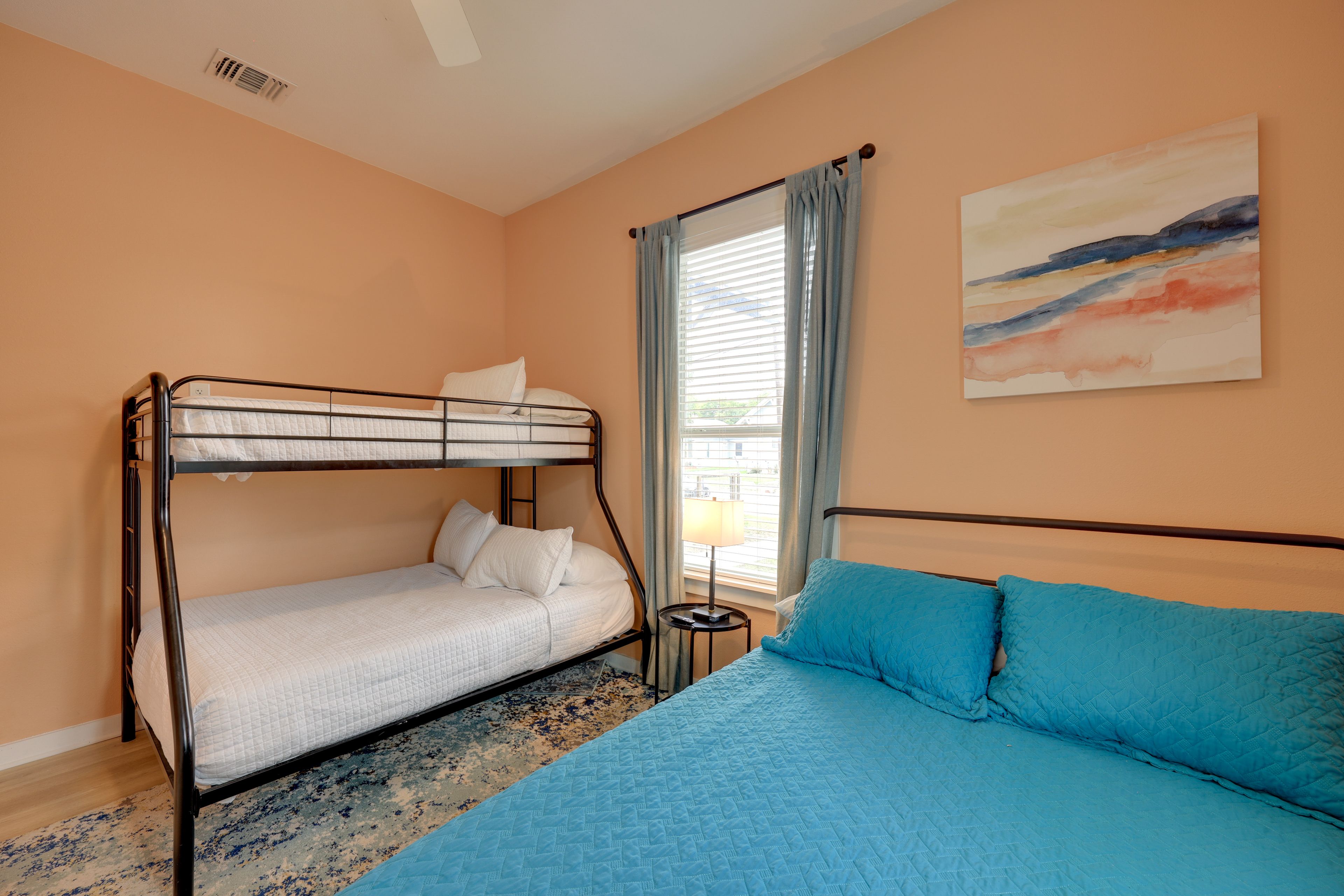 Bedroom 2 | Queen Bed | Twin/Full Bunk Bed