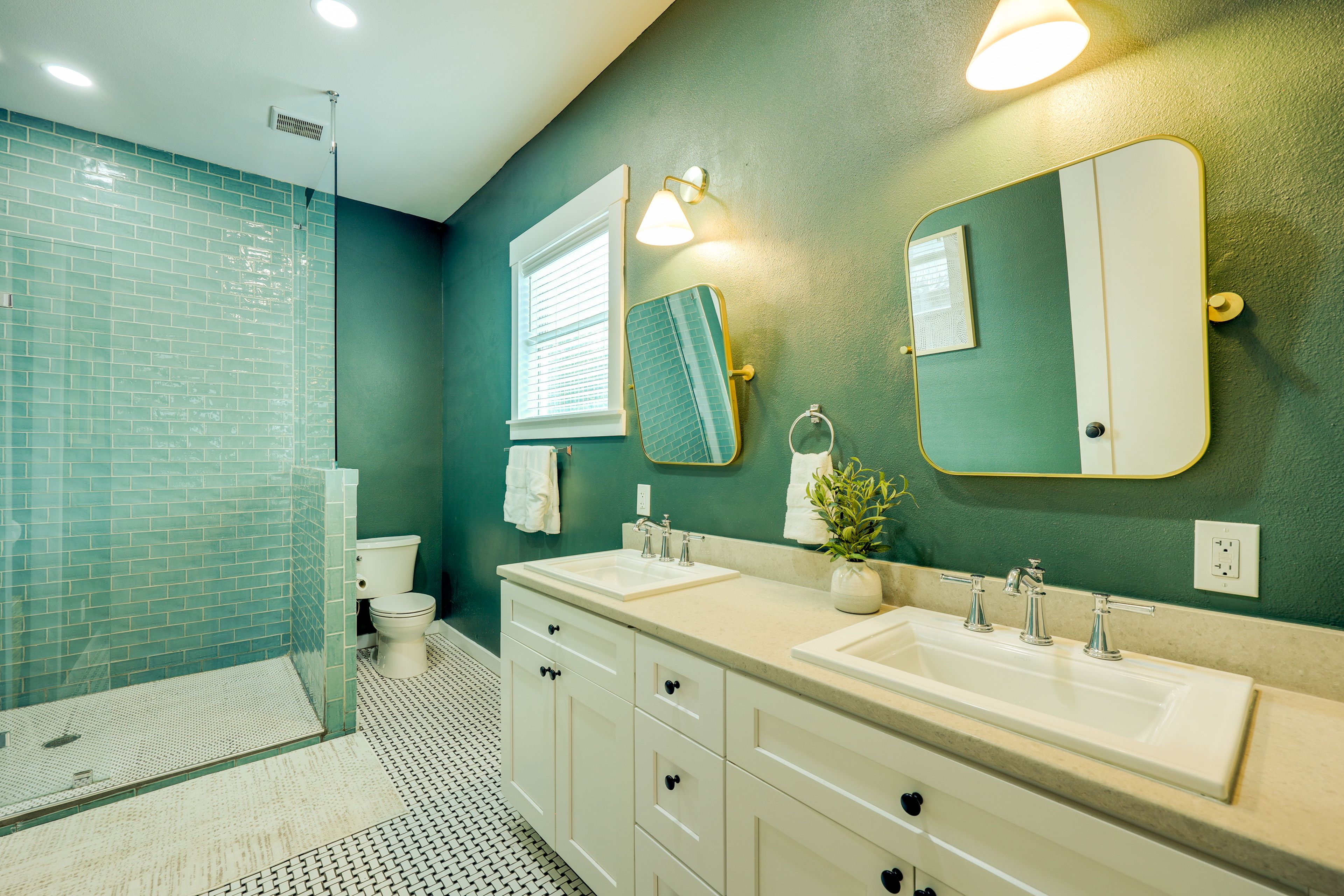 En-Suite Bathroom