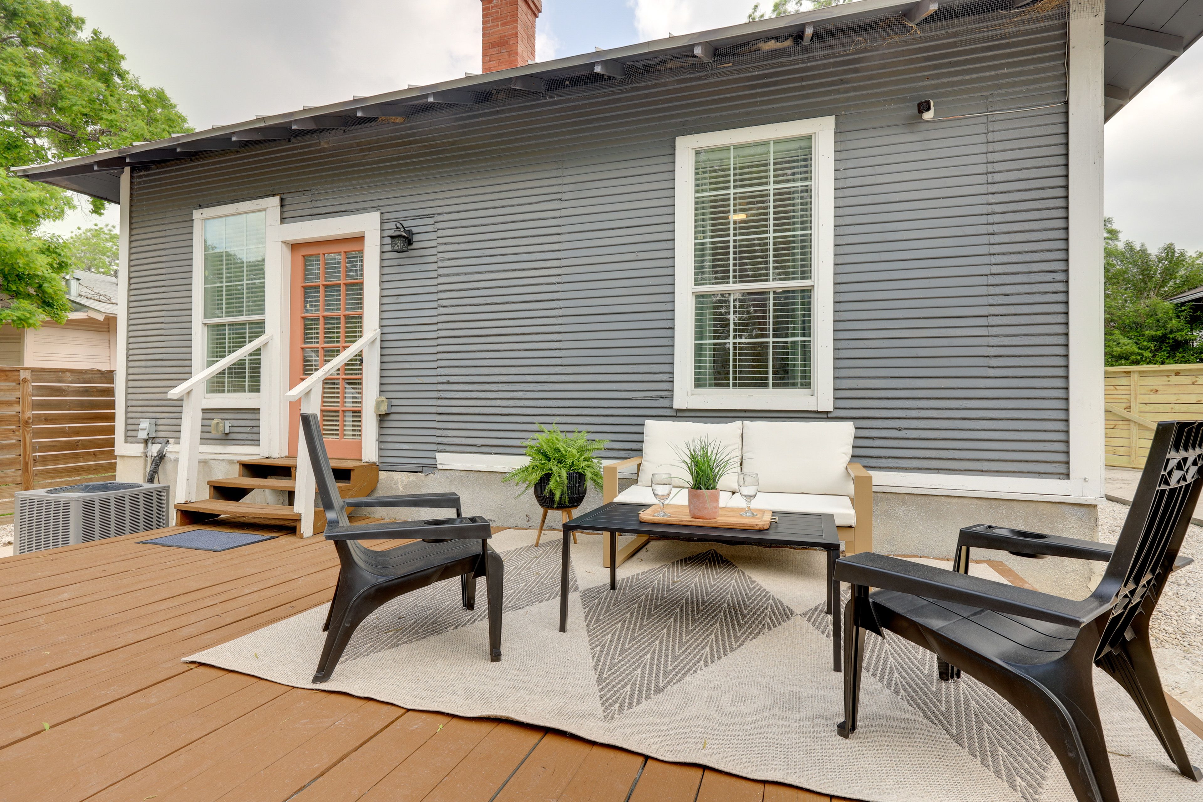 Outdoor Living Space | Sitting Area