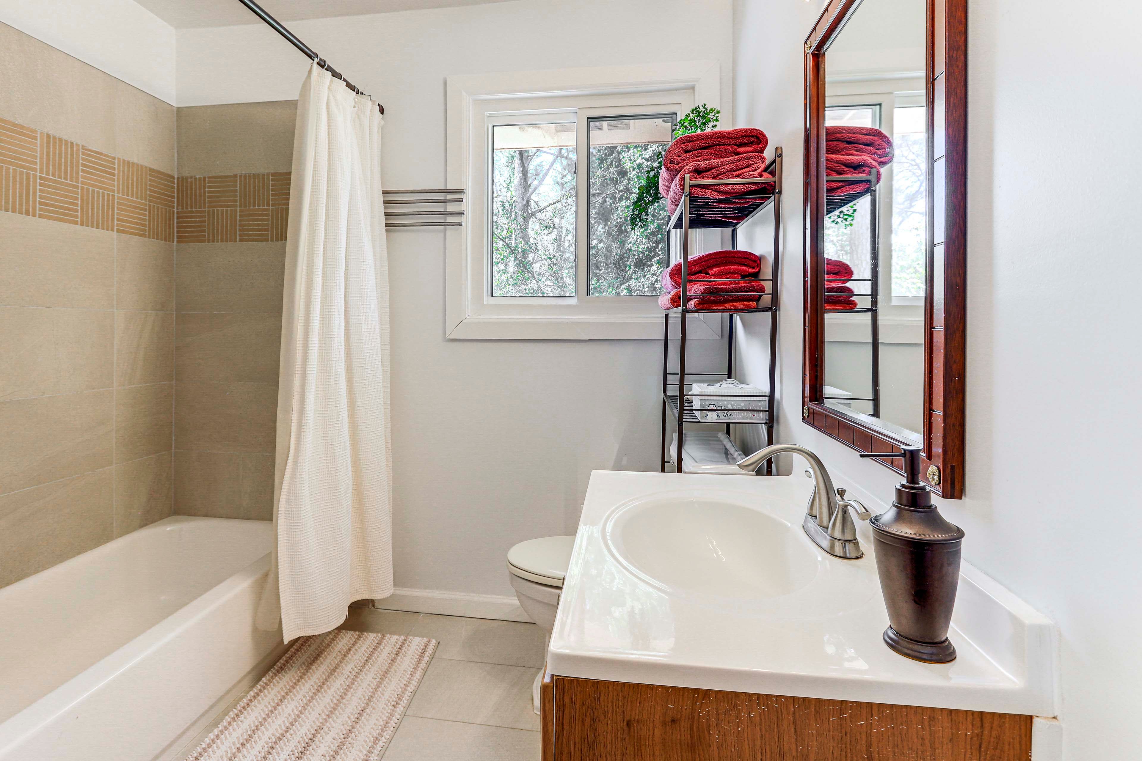Full Bath | Upper Level