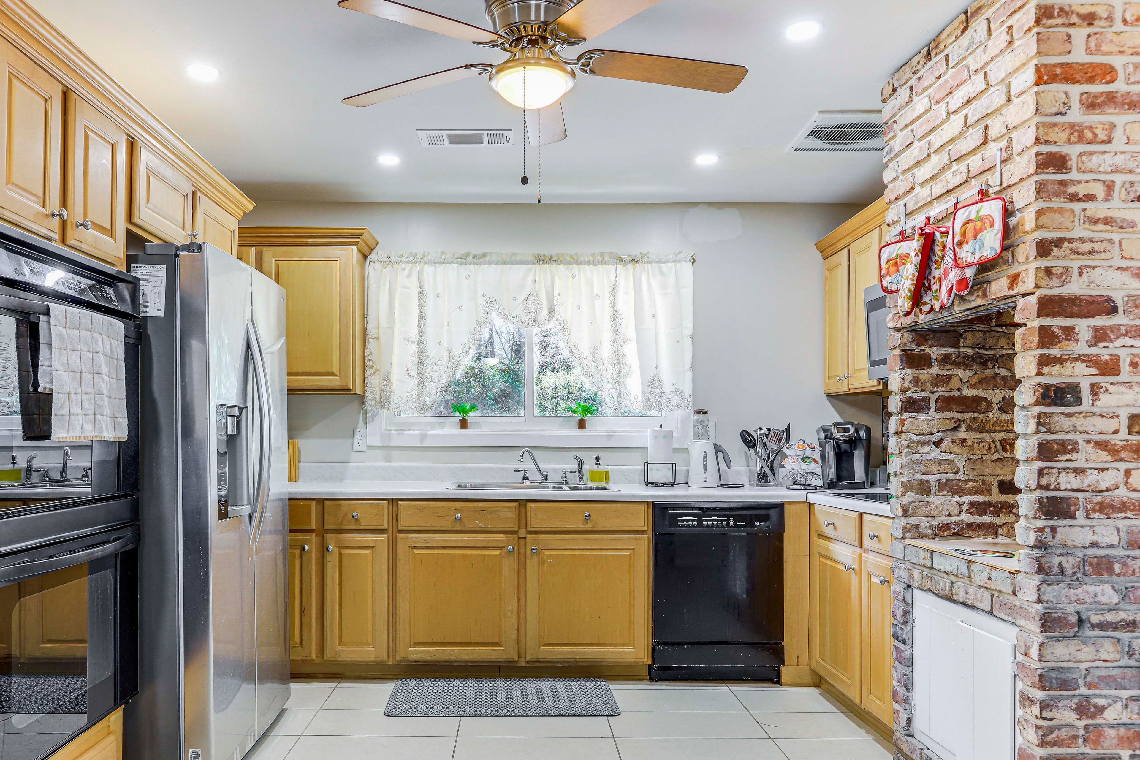 Kitchen | Cooking Basics | Main Level
