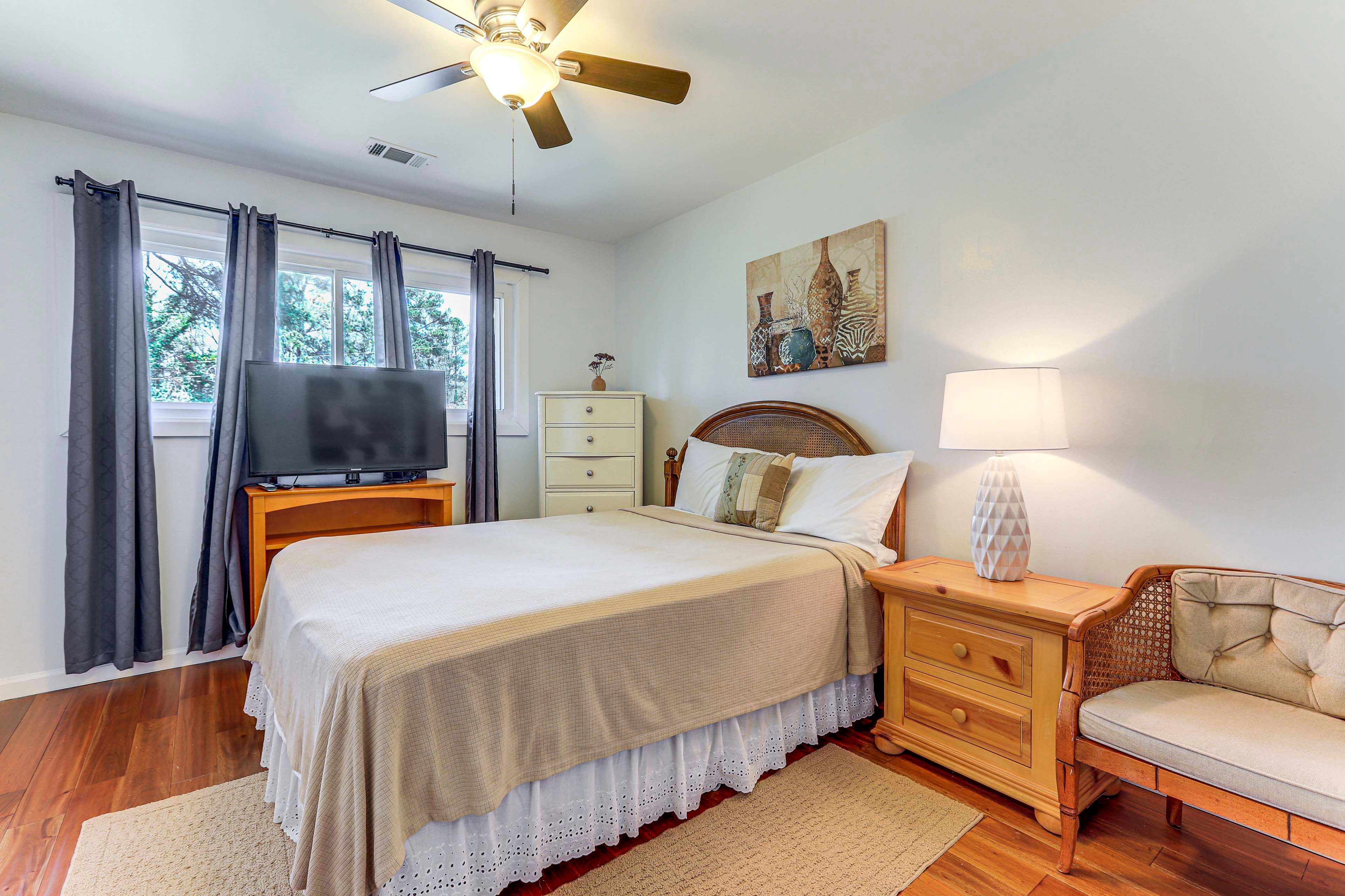 Bedroom 2 | Queen Bed | Upper Level