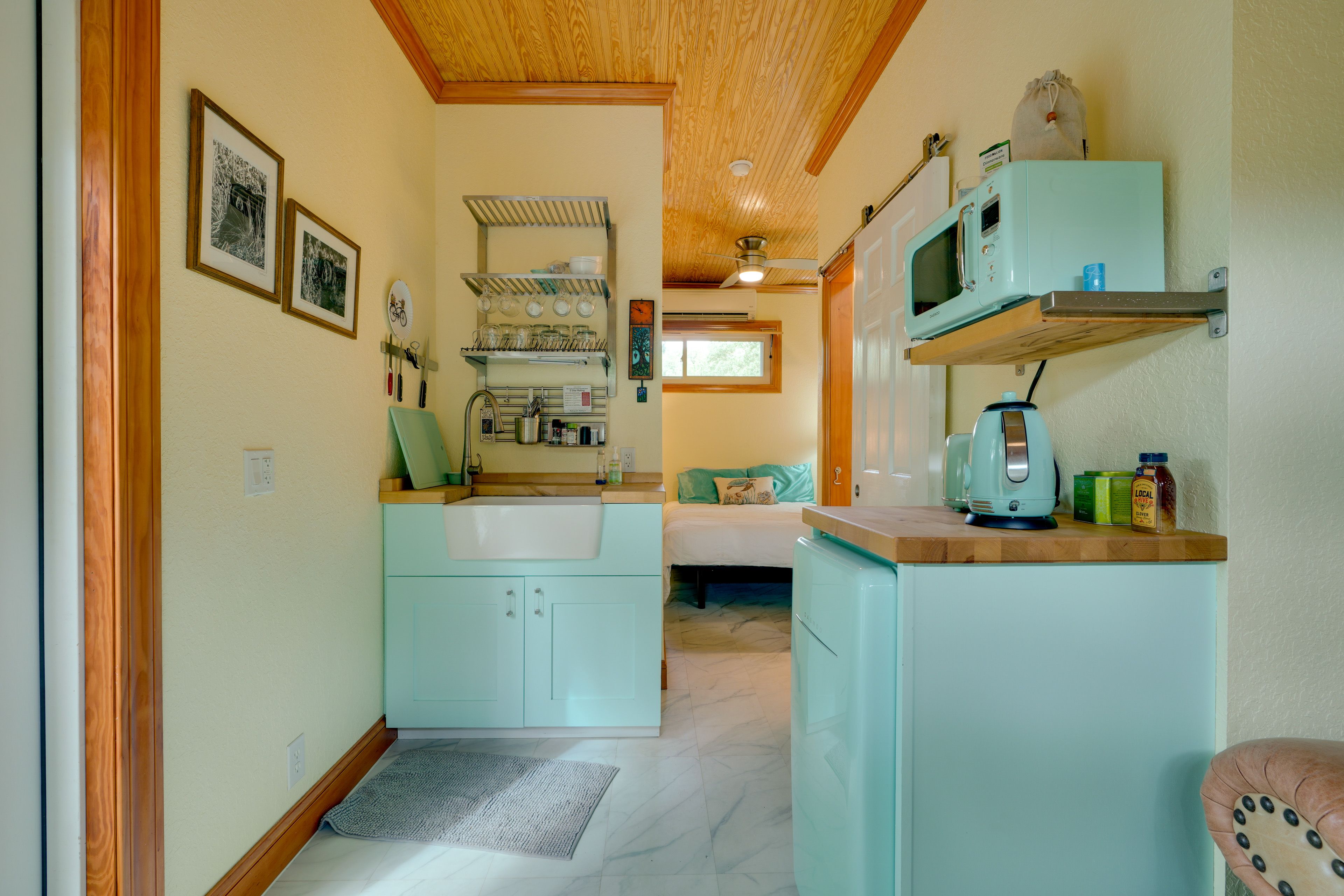 Manteo Vacation Rental | Studio | 1BA | 400 Sq Ft | Step-Free Entry
