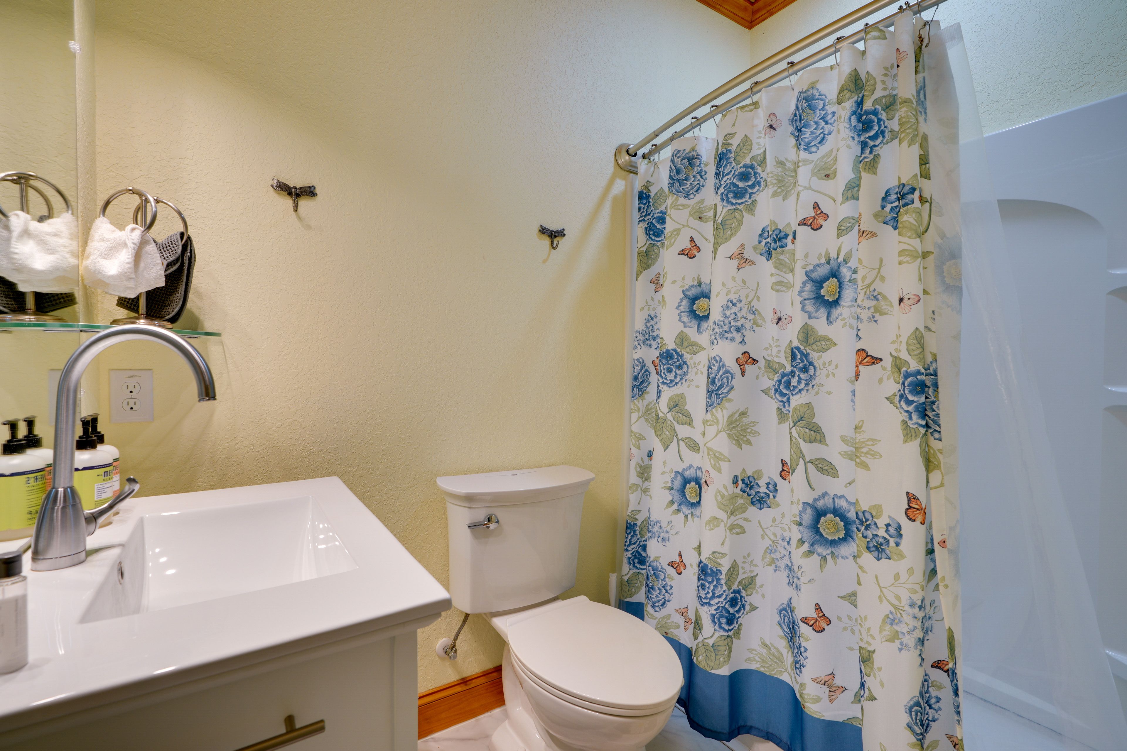 Full Bathroom