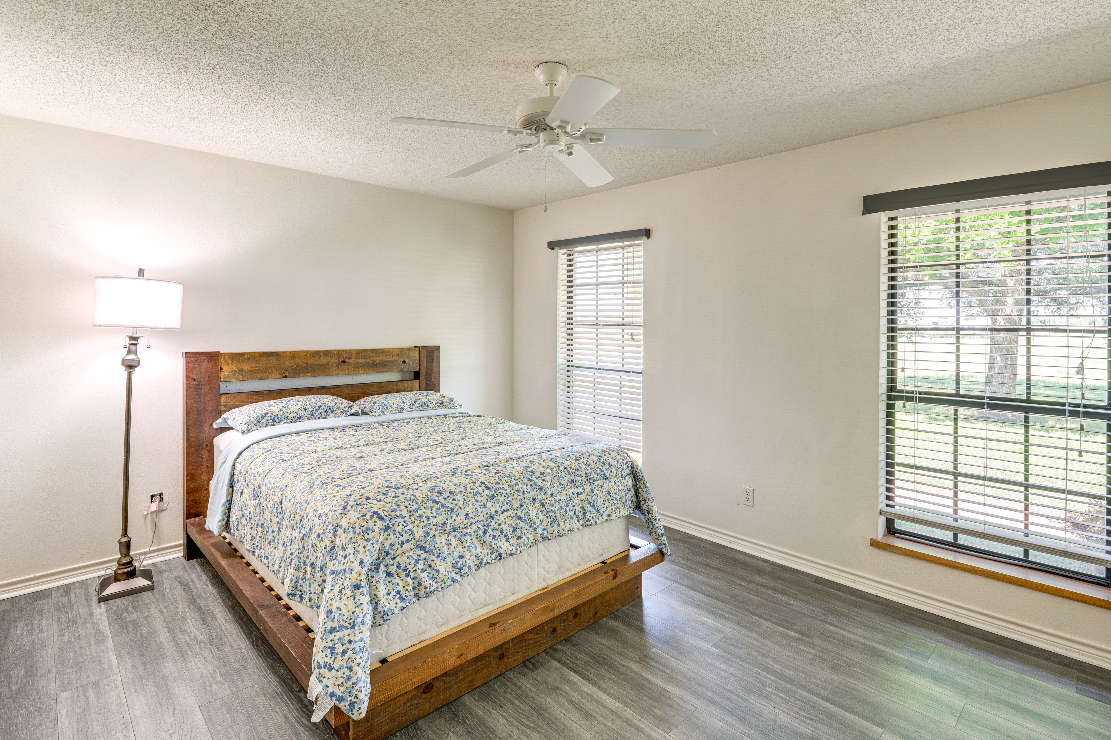 Bedroom 3 | Queen Bed