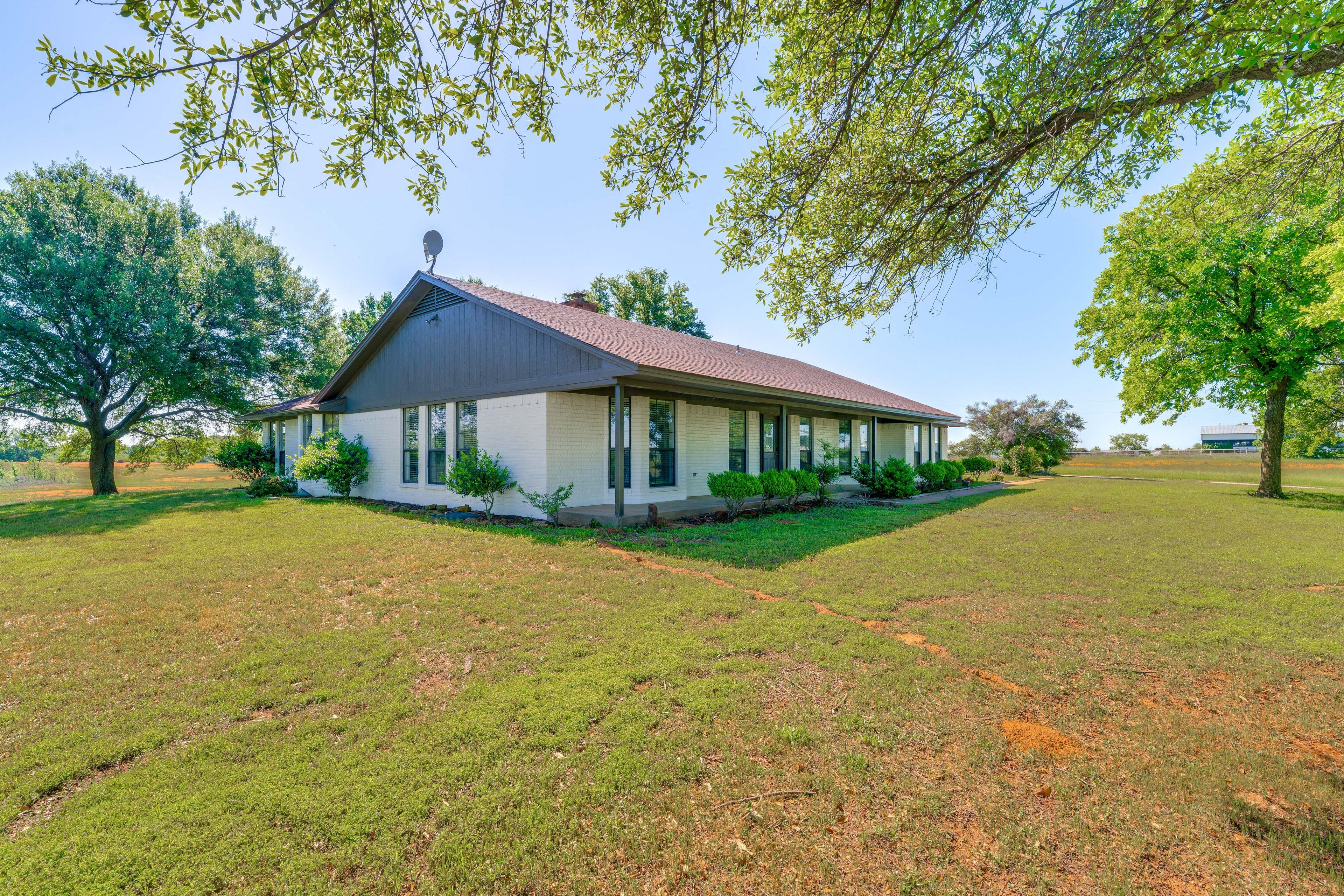Single-Story House | Self Check-In | 10 Mi to Downtown Denton
