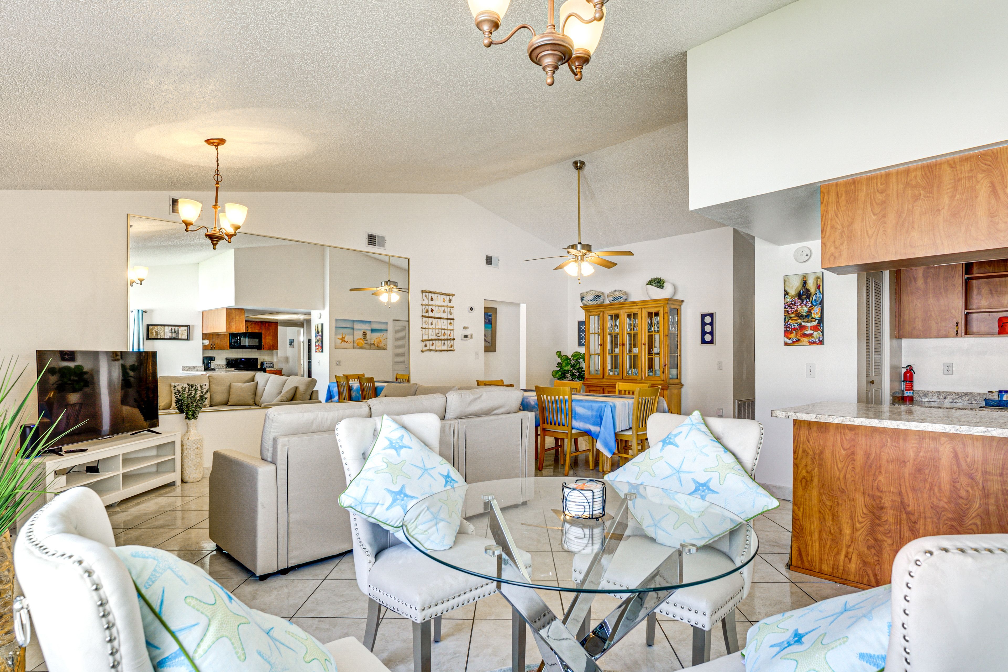 Dining Area | Main Living Area | Queen Sleeper Sofa | Free WiFi