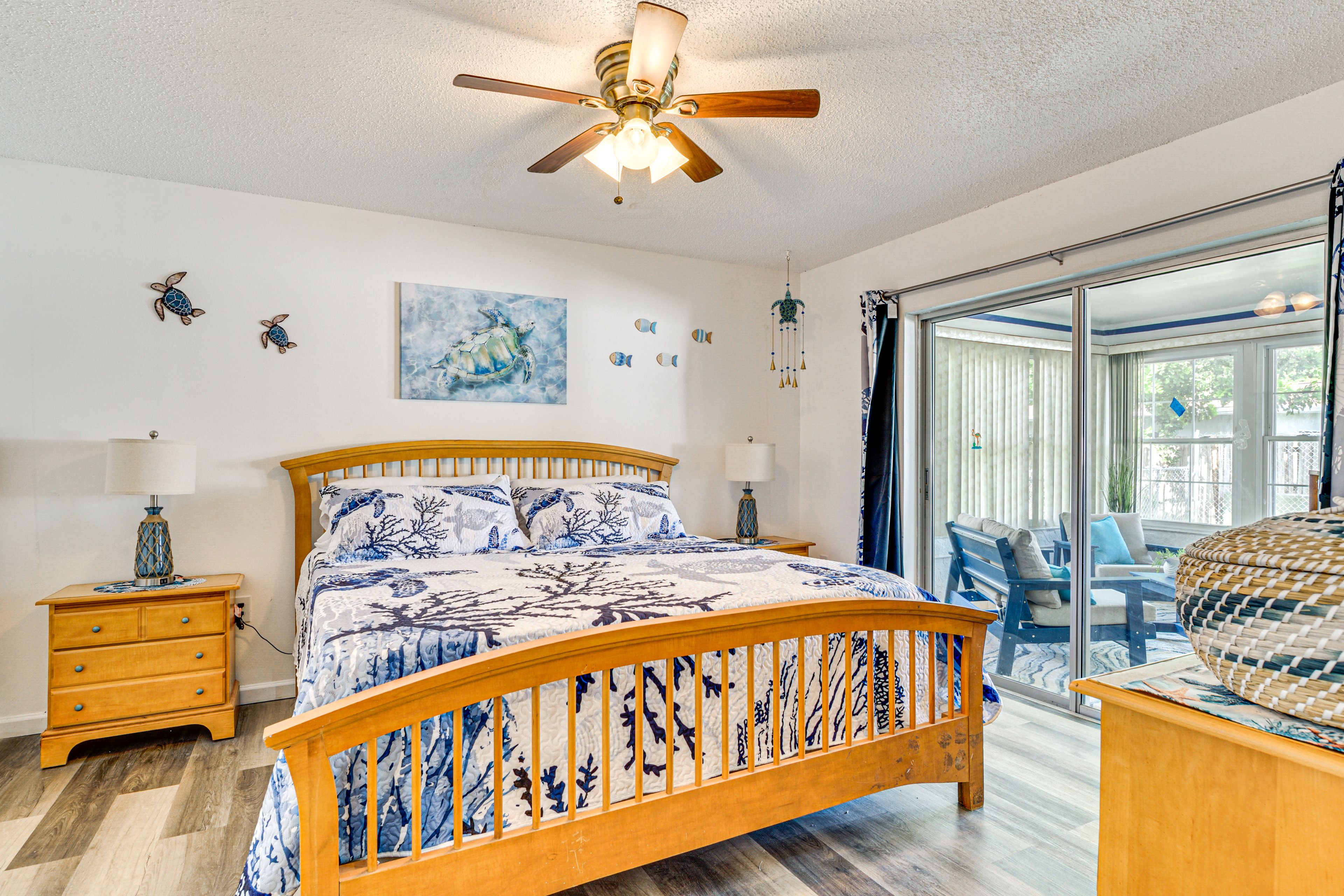 Bedroom 1 | King Bed