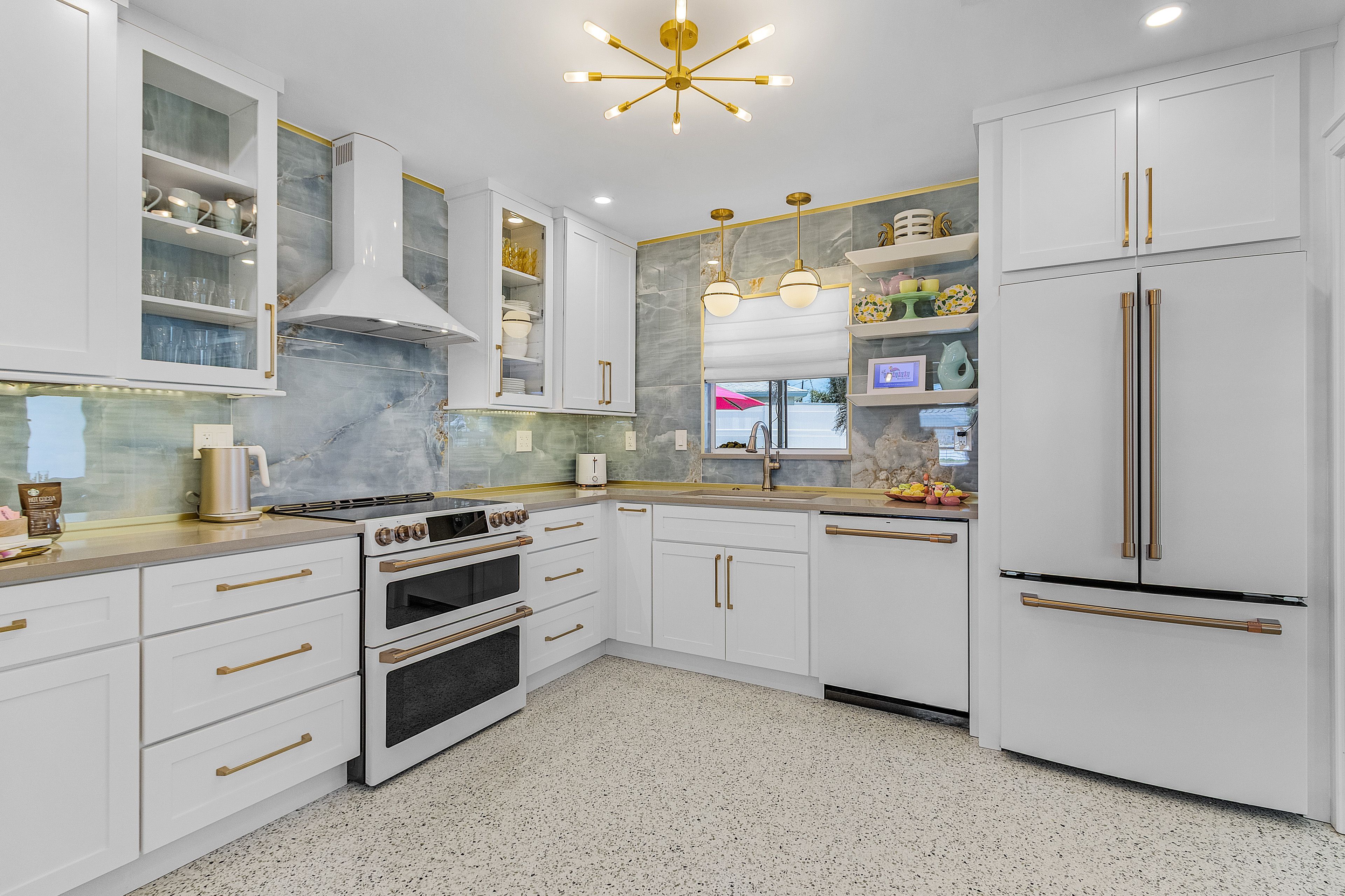 Sunny Kitchen | Dishwasher | Cooking Basics