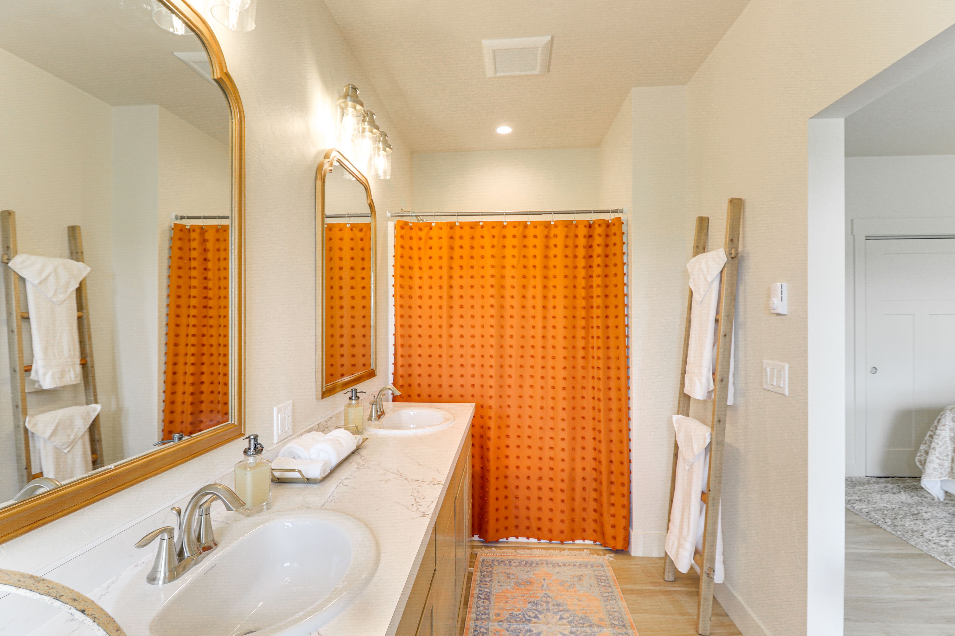 En-Suite Bathroom