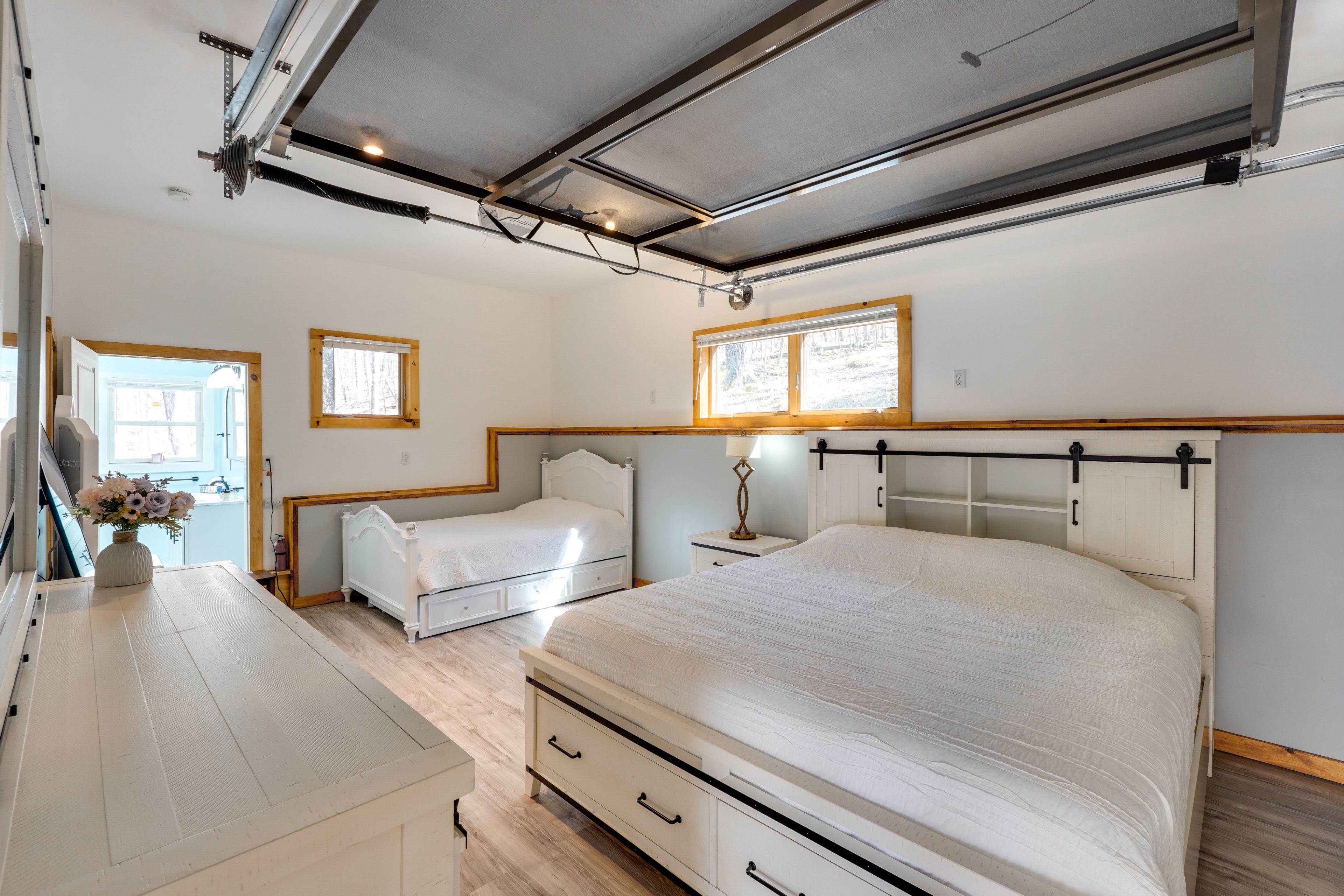 Bedroom | King Bed | Full Bed