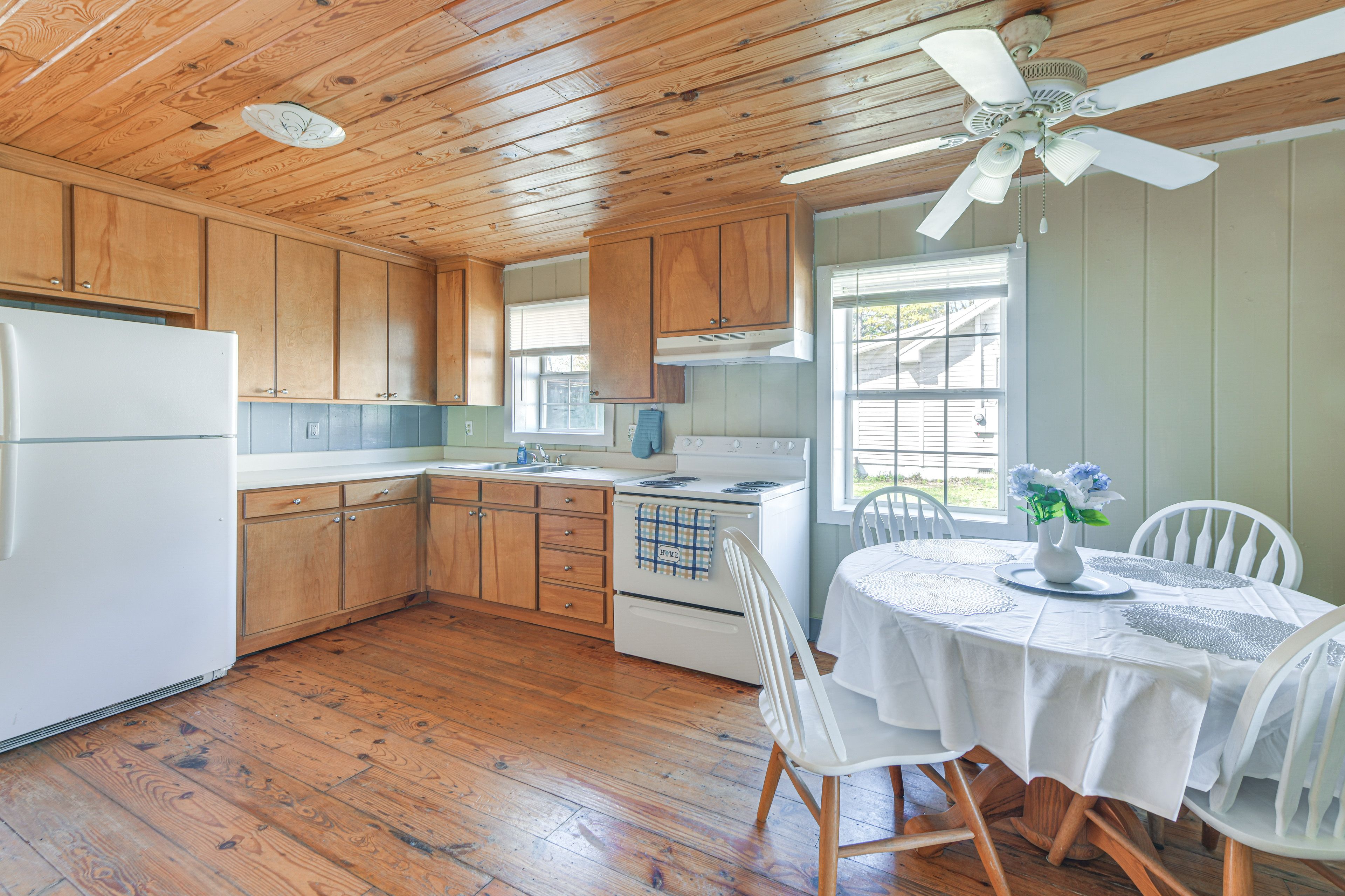 Kitchen | Dining Area | Coffee Maker