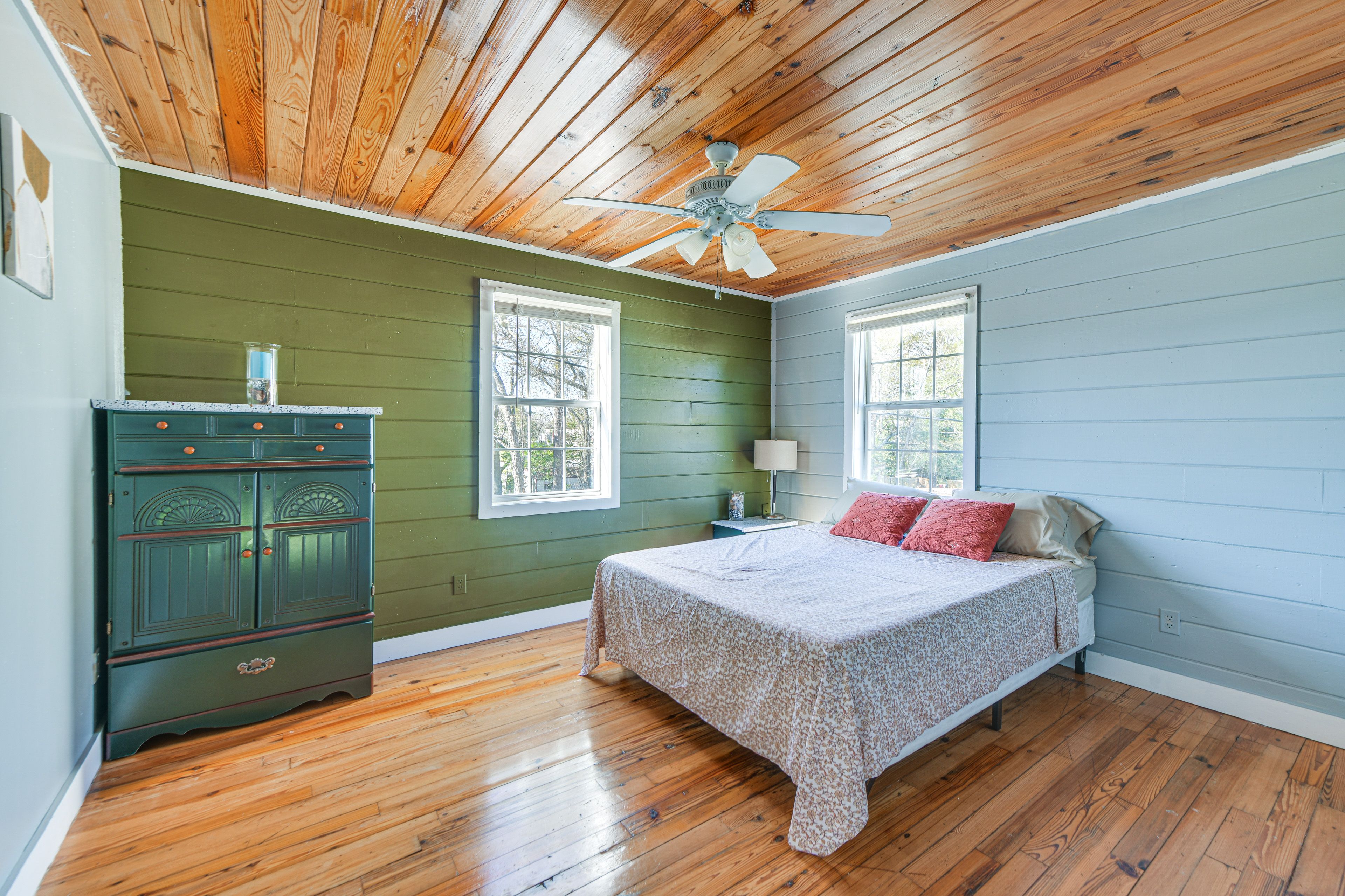Bedroom 1 | Queen Bed | 2nd Floor