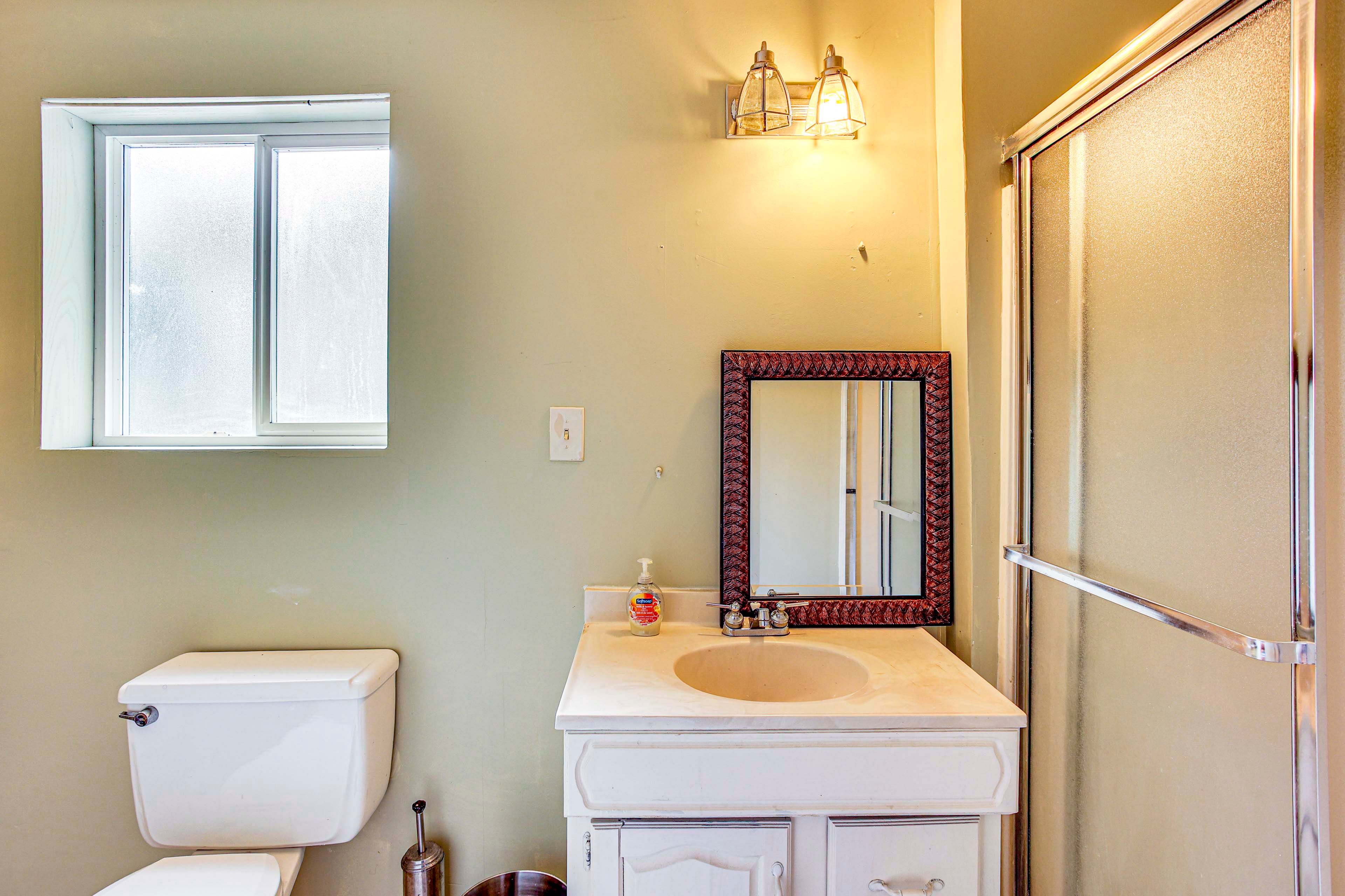 En-Suite Bathroom | Towels Provided