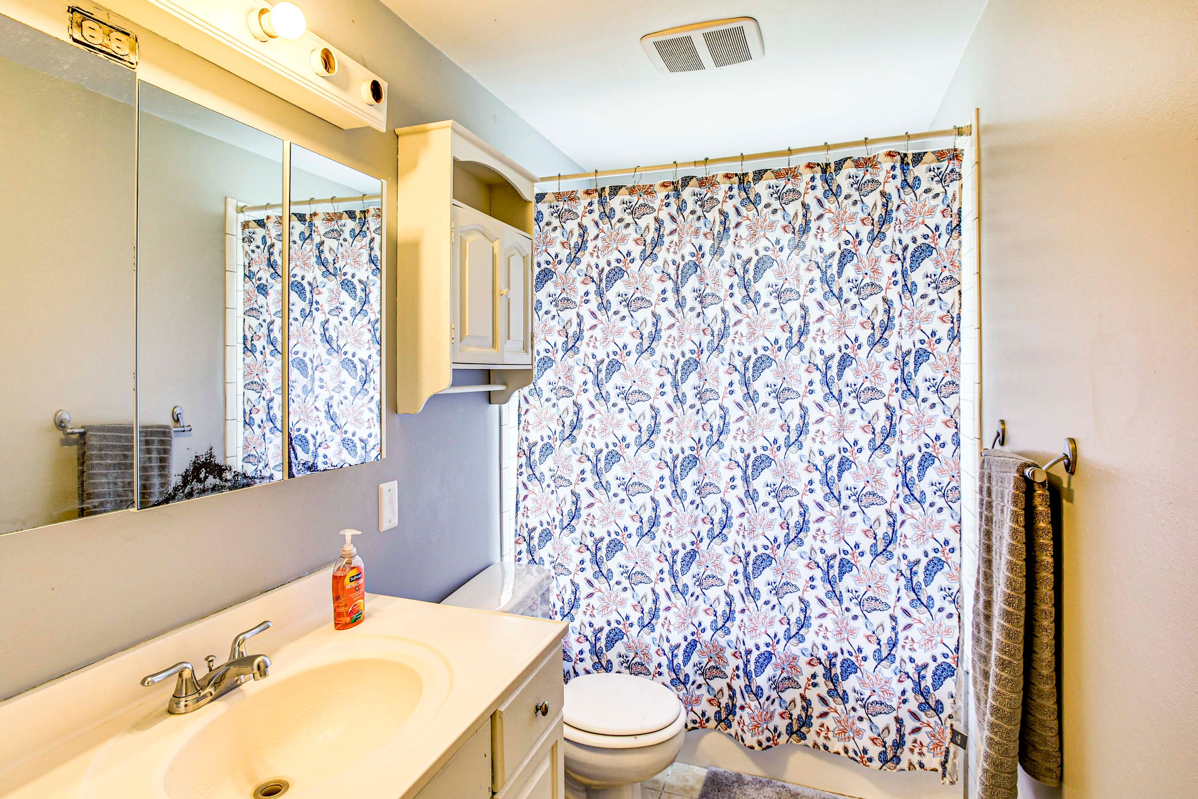 Full Bathroom