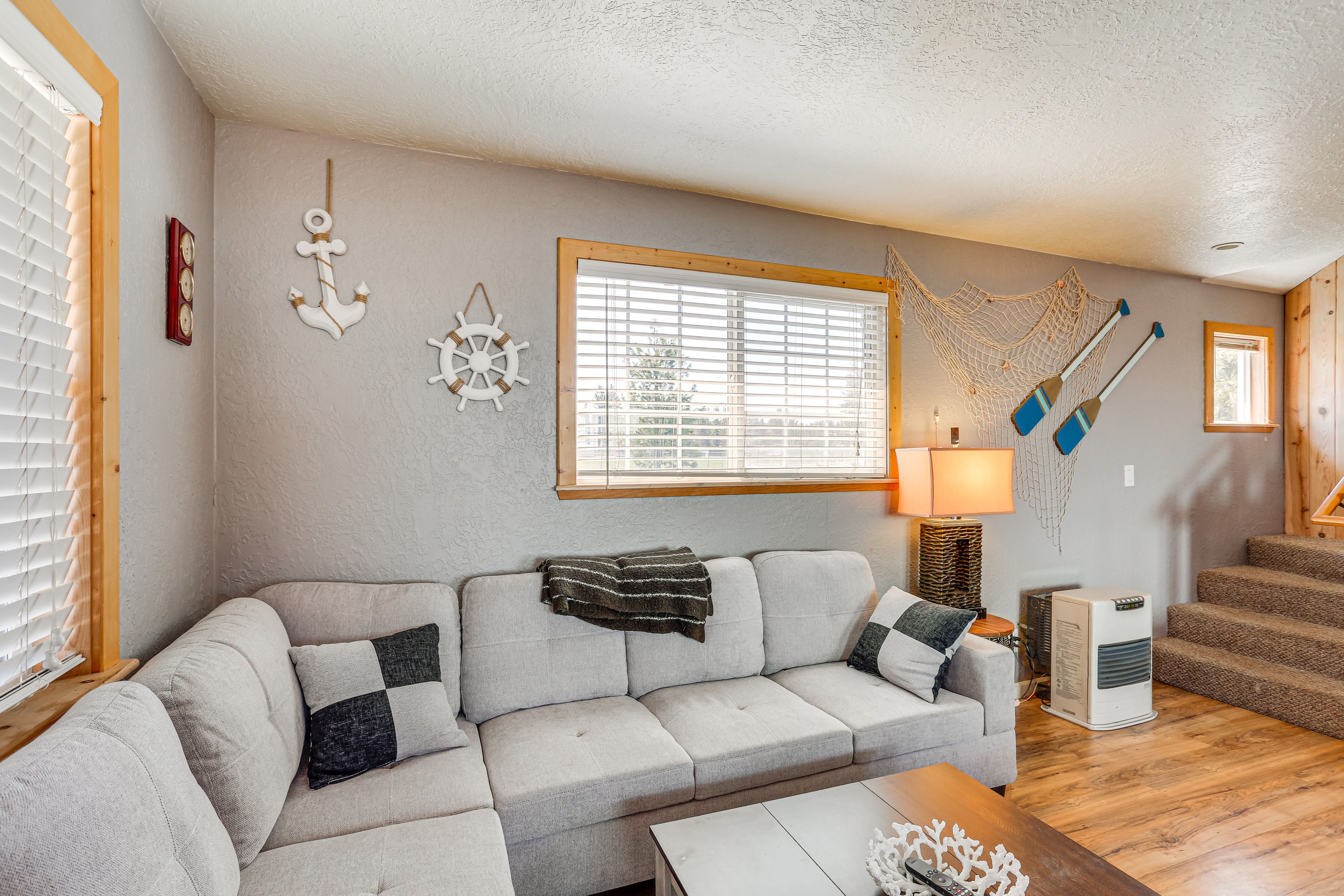 Living Room | 1st Floor | Smart TV | Free WiFi