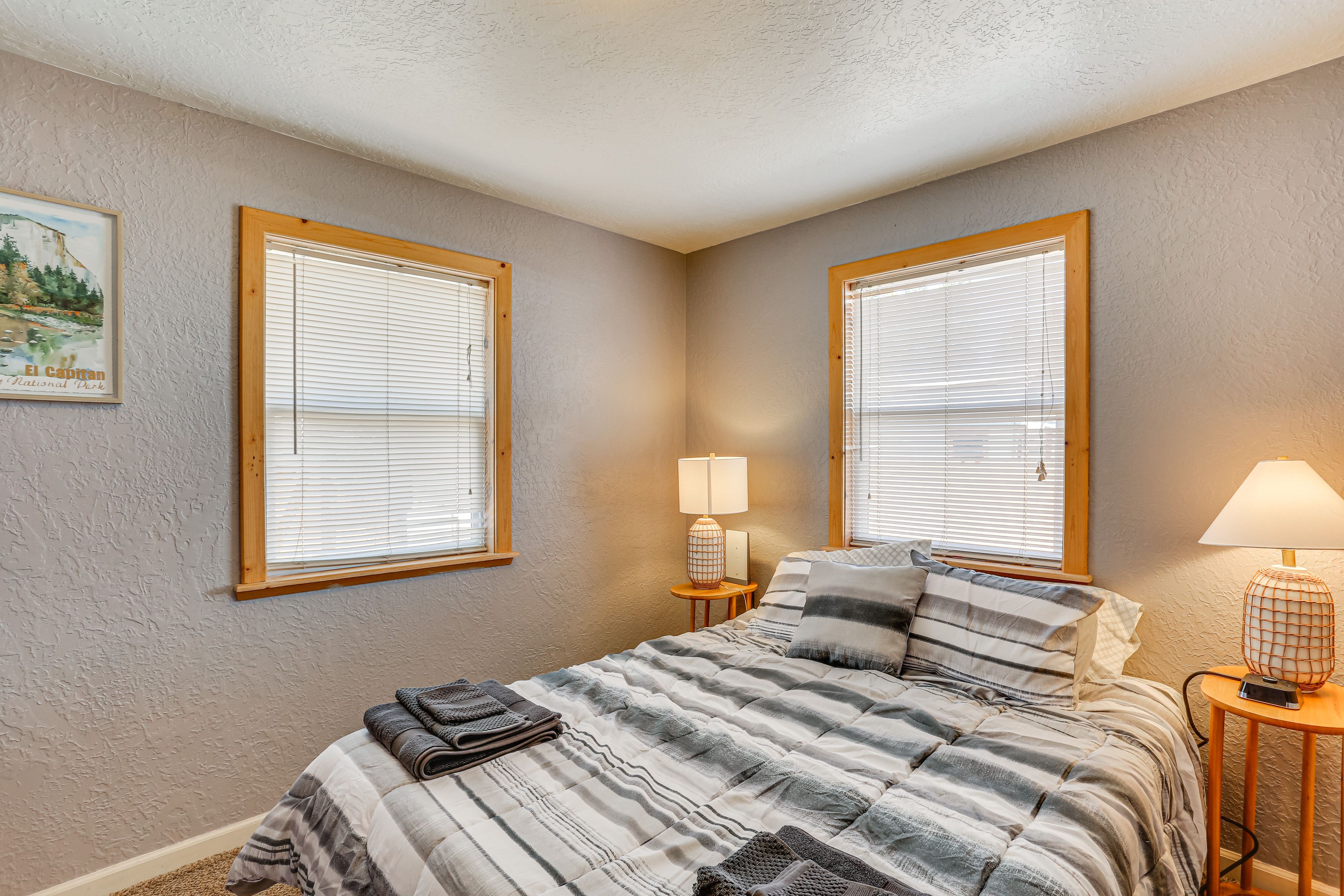 Bedroom 2 | Queen Bed | 1st Floor