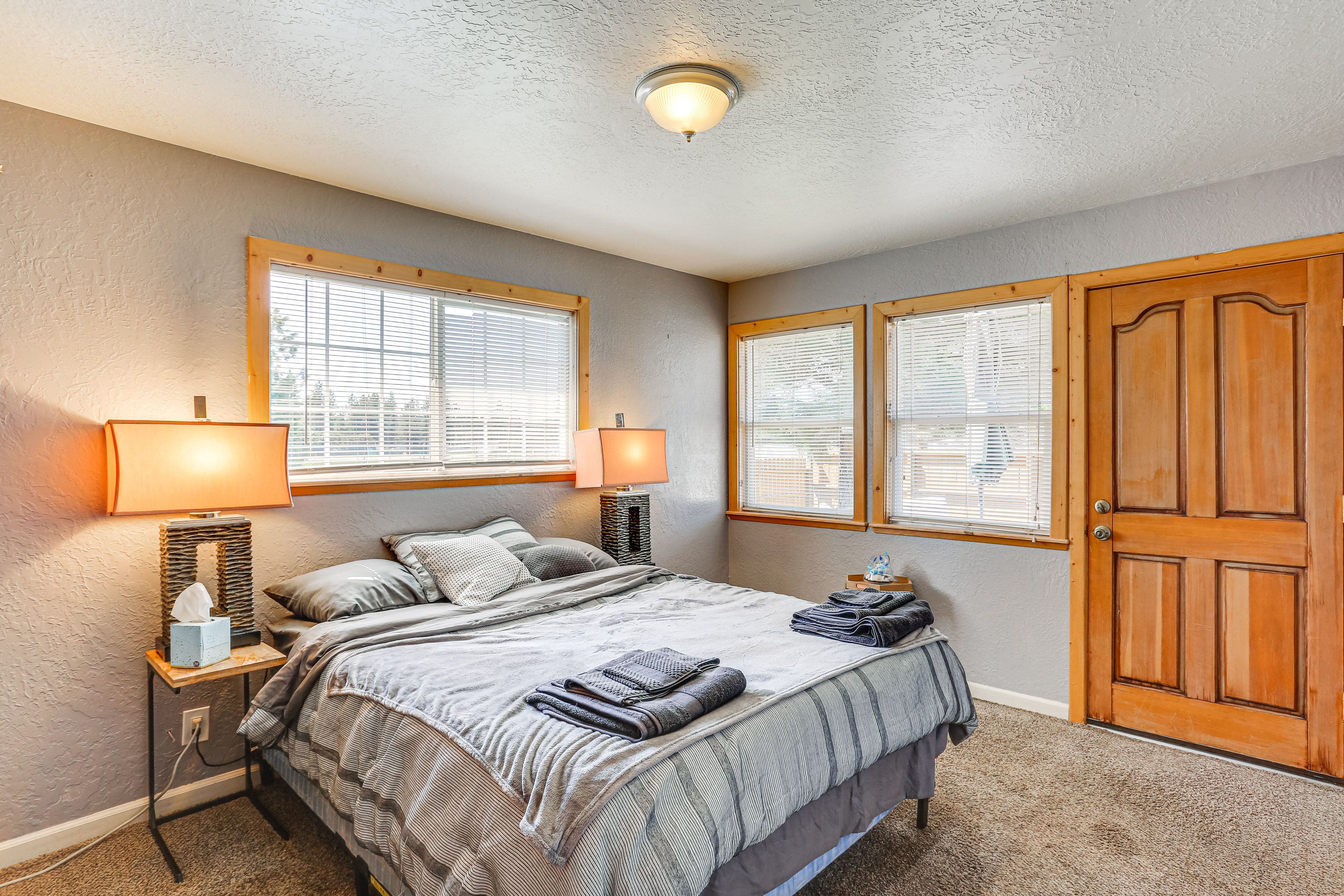 Bedroom 1 | Queen Bed | 1st Floor | Linens Provided