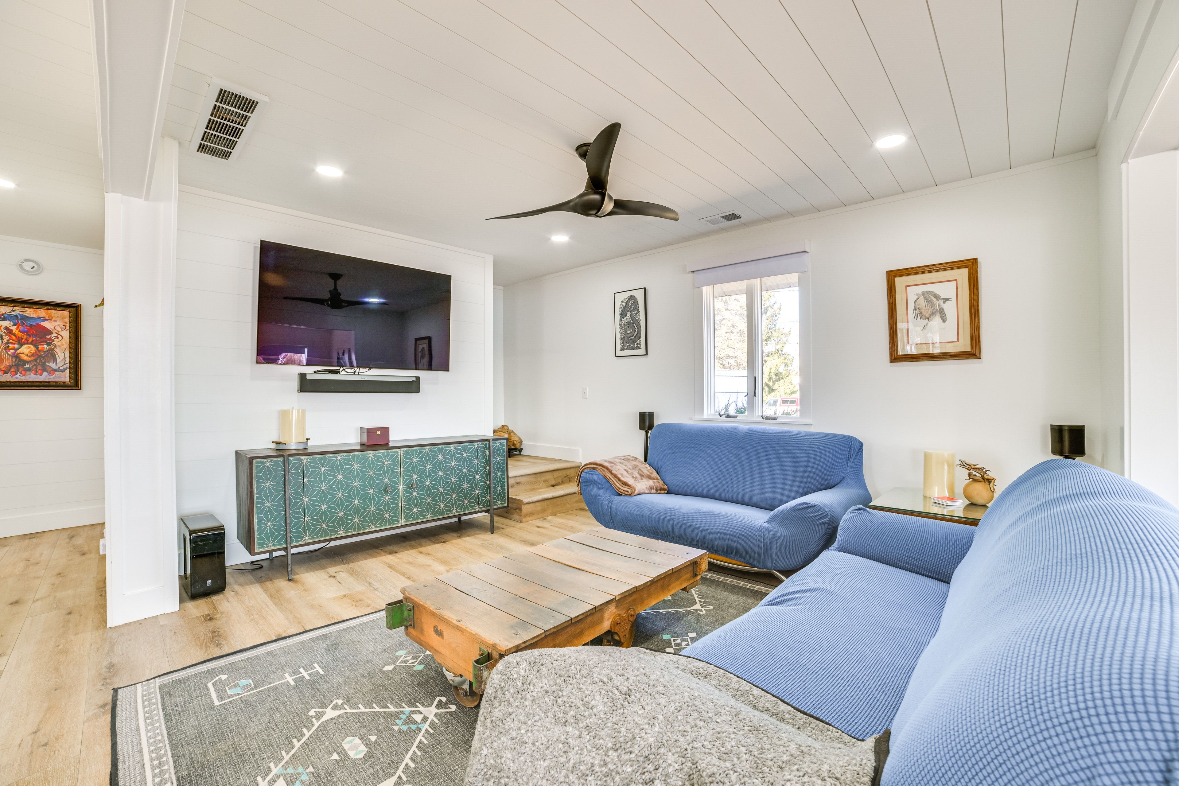 Living Room | Smart TV | Free WiFi | 1st Floor