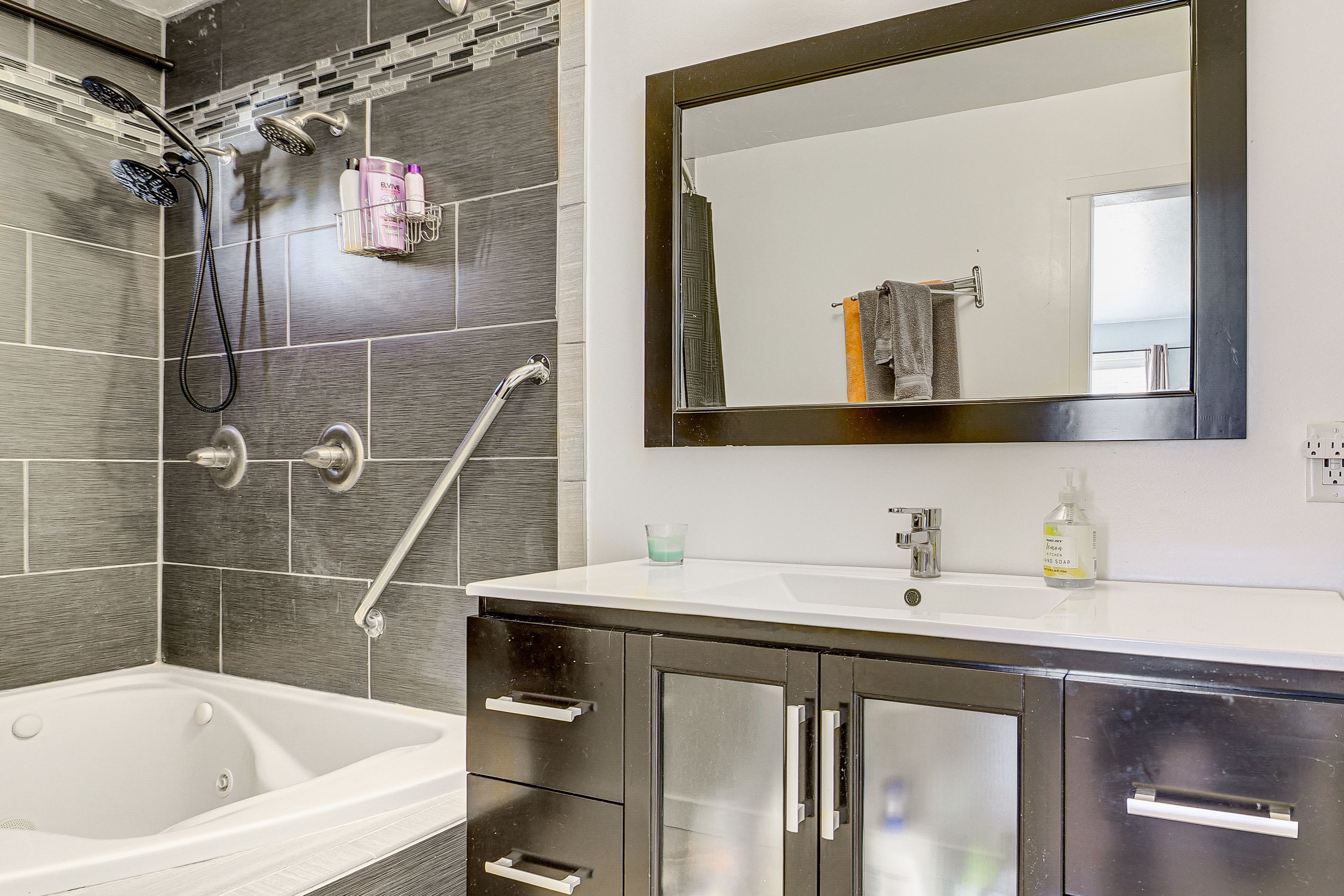 En-Suite Bathroom | 1st Floor | Towels Provided