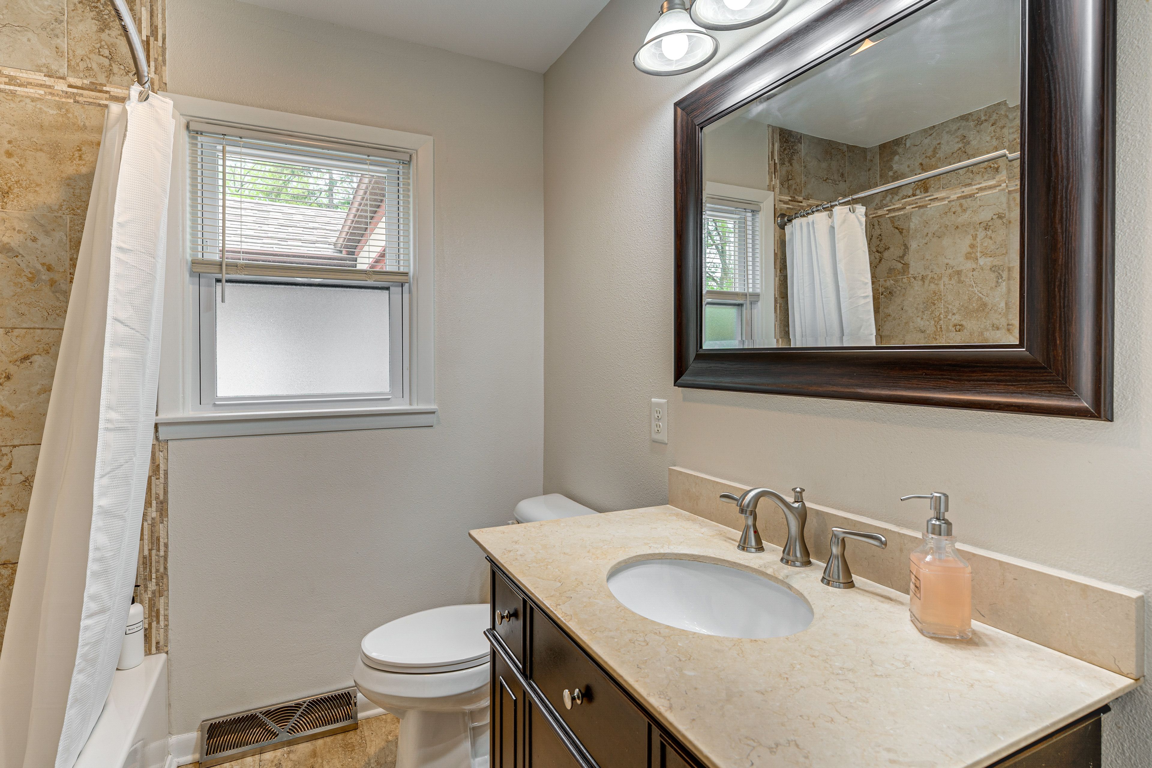 Bathroom | Main Floor