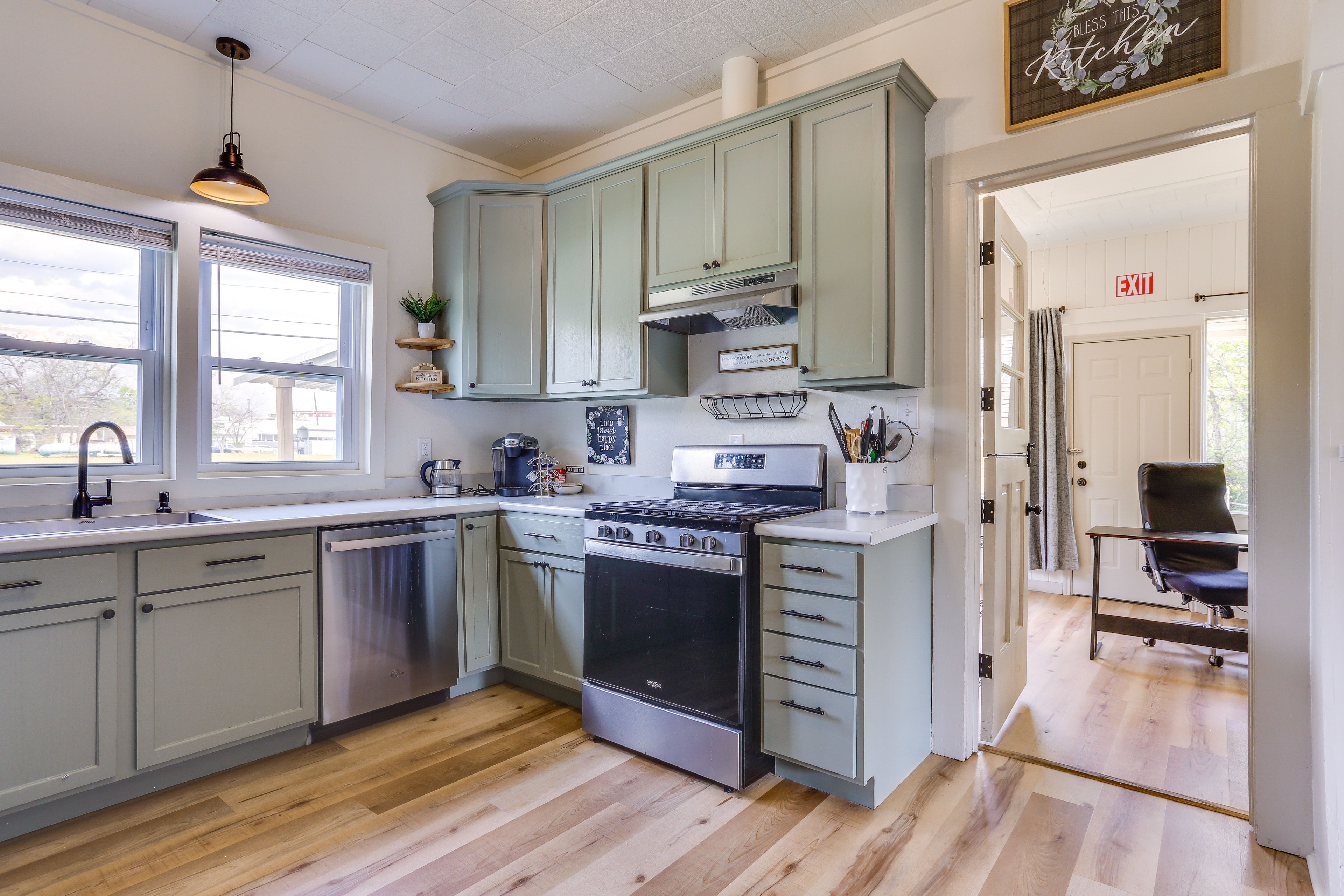 Kitchen | Trash Bags/Paper Towels