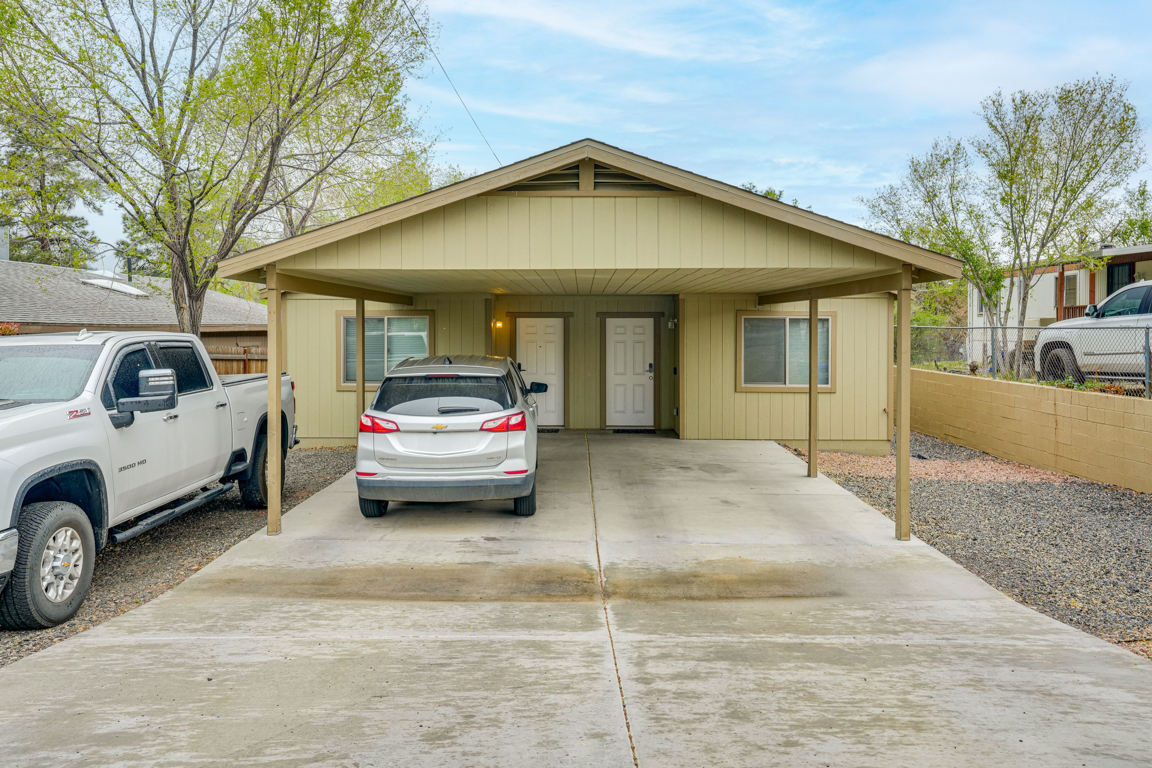 Parking | Shared Carport (1 Vehicle) | Shared Driveway (3 Vehicles)