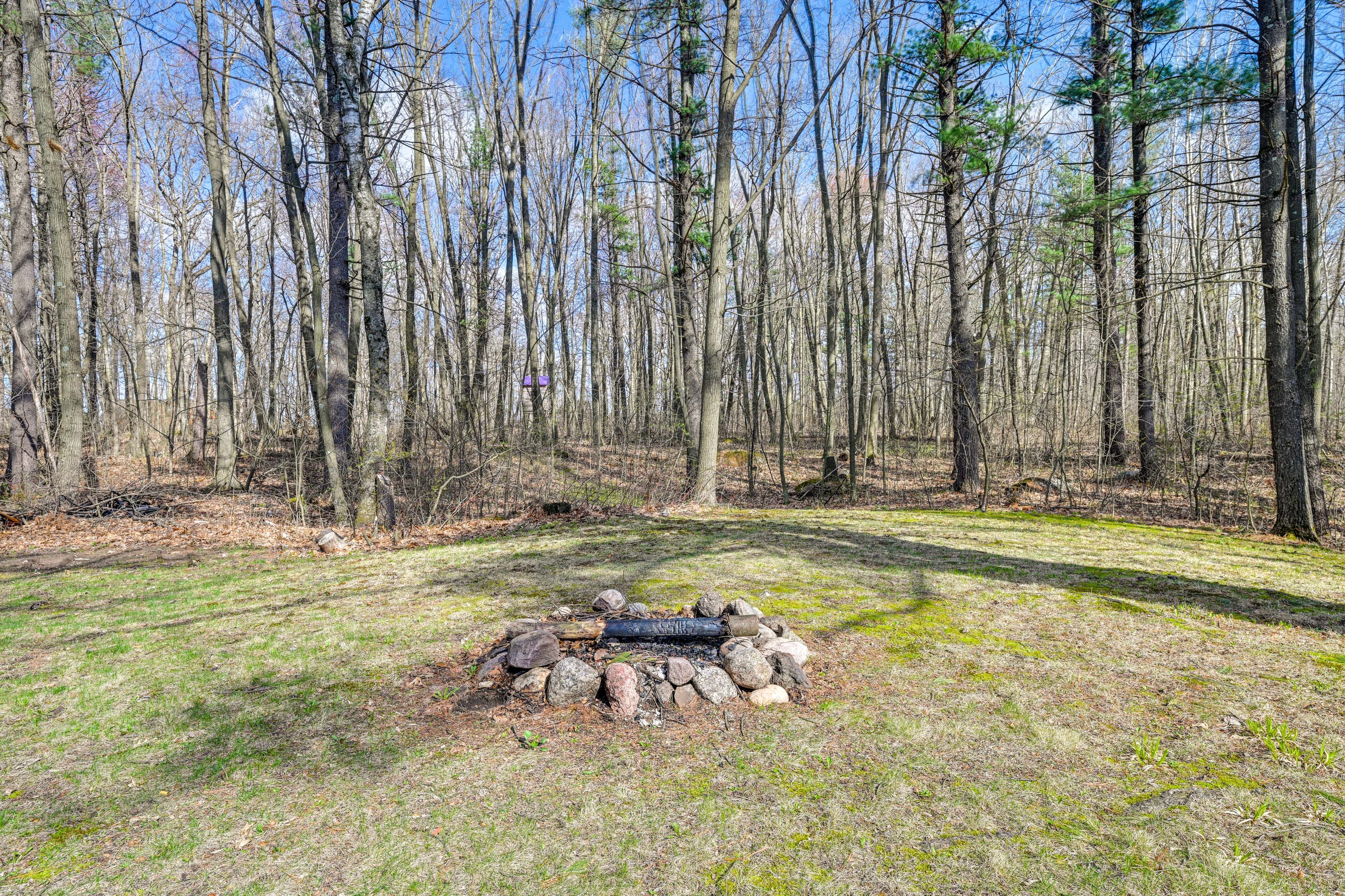 Private Yard (Unfenced) | Wood-Burning Fire Pit