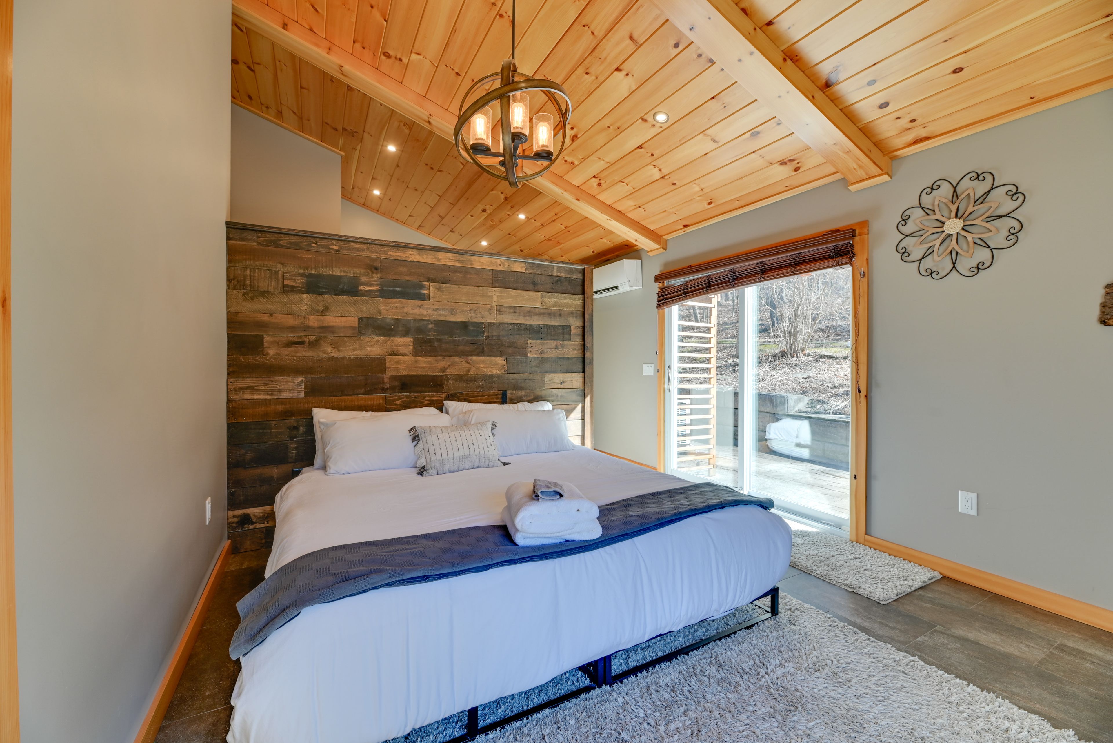 Bedroom 1 | King Bed | Ground Floor | Linens Provided | Electric Fireplace