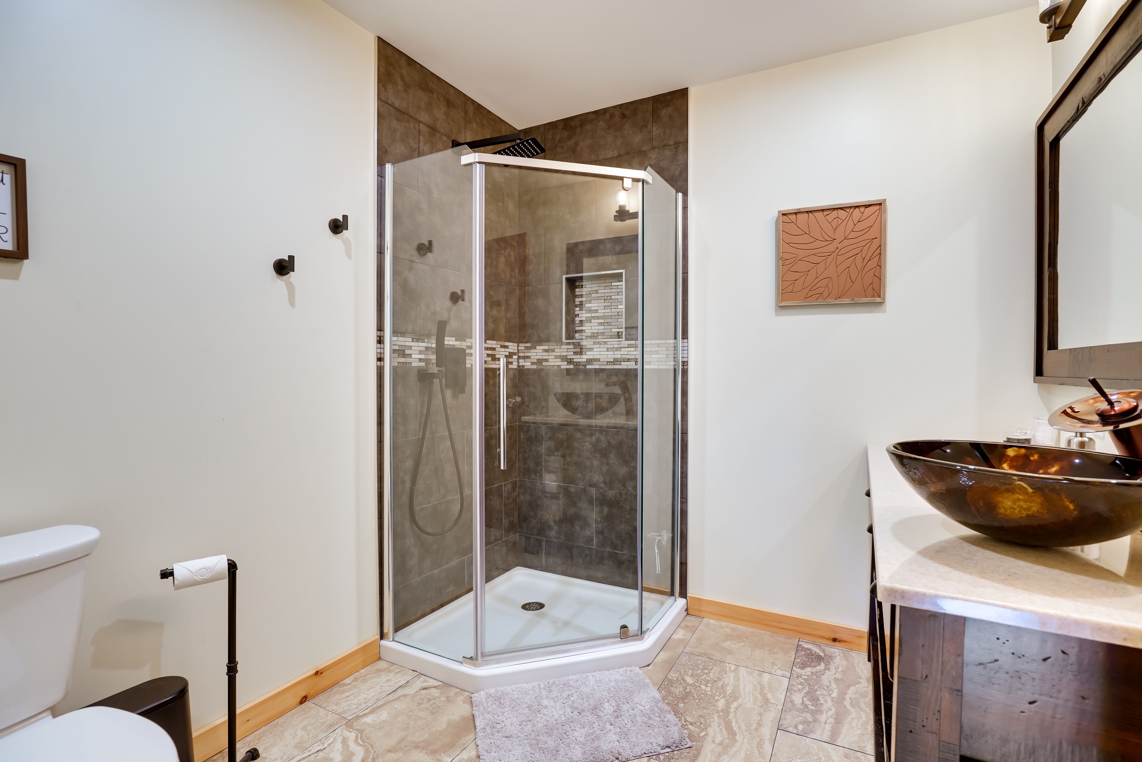 Full Bathroom | 1st Floor