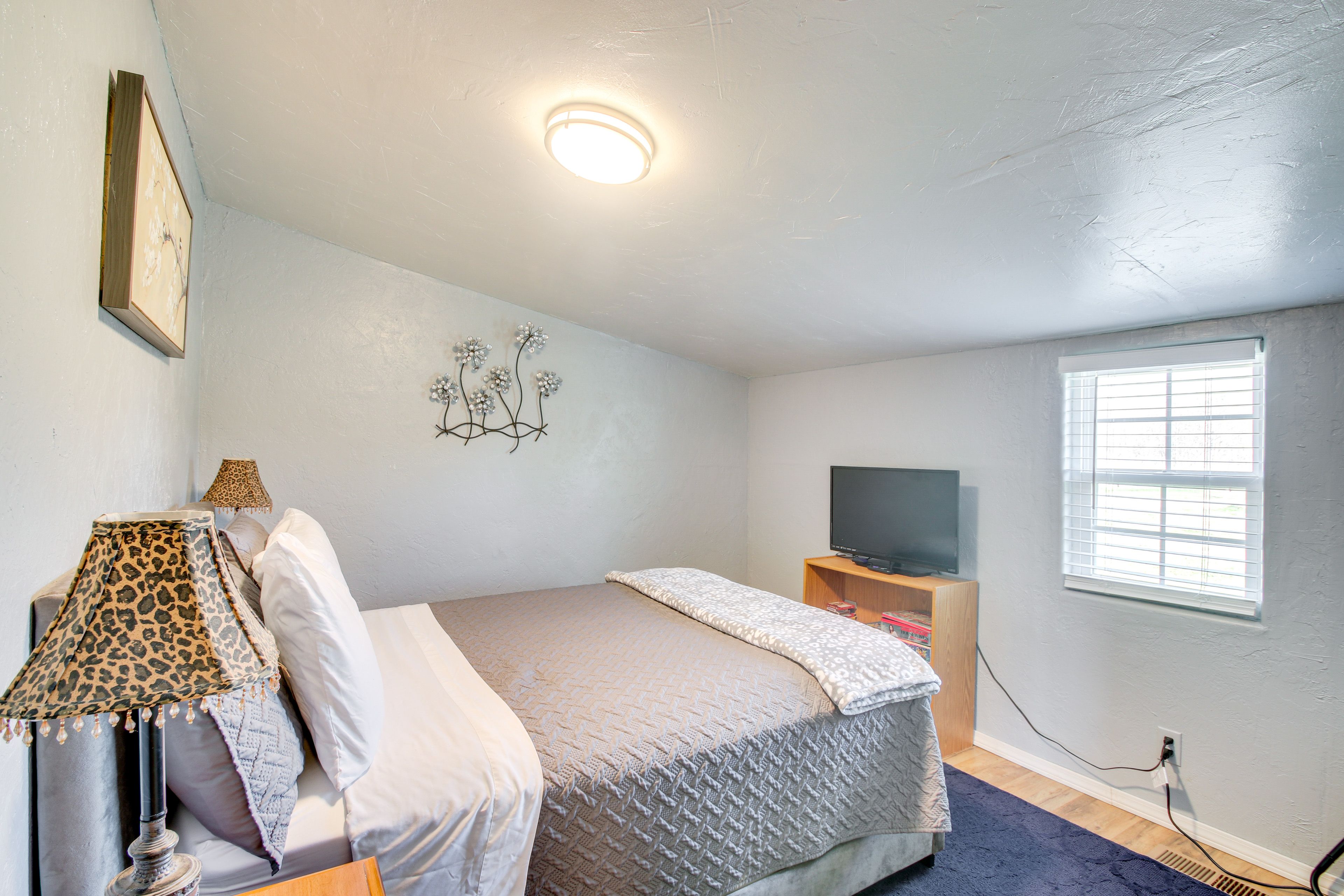 Bedroom 2 | Full Bed | Smart TV