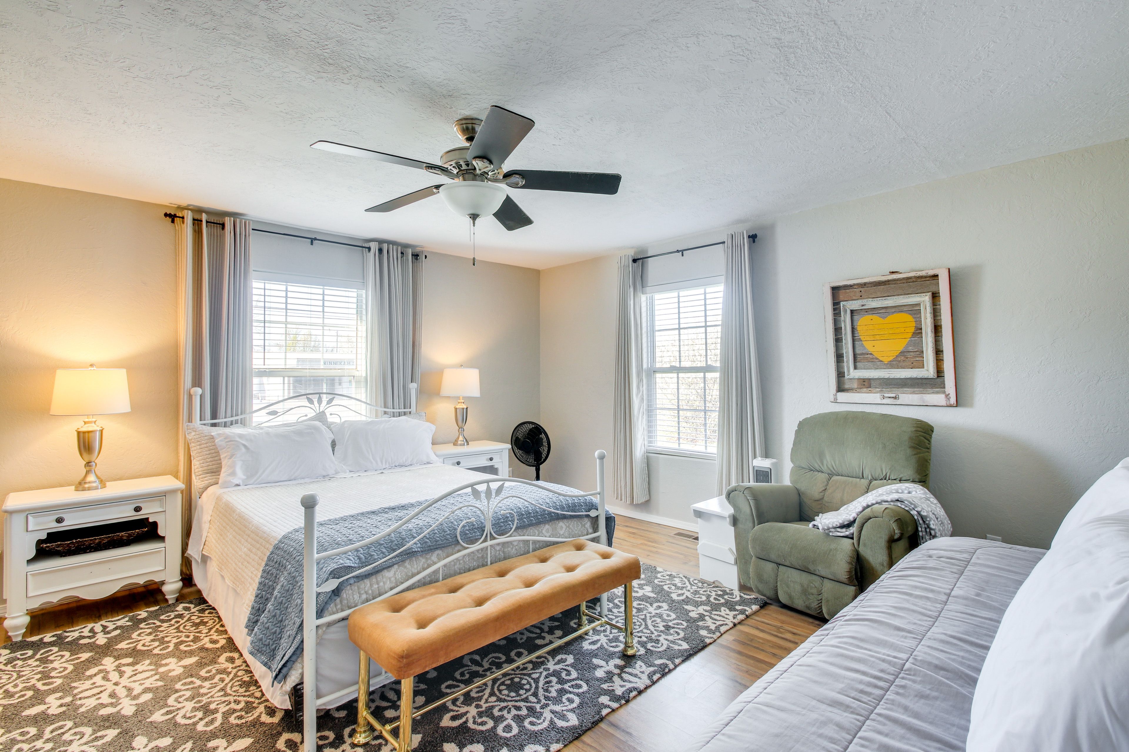 Bedroom 1 | Queen Bed | Twin Daybed | Linens Provided | Smart TV