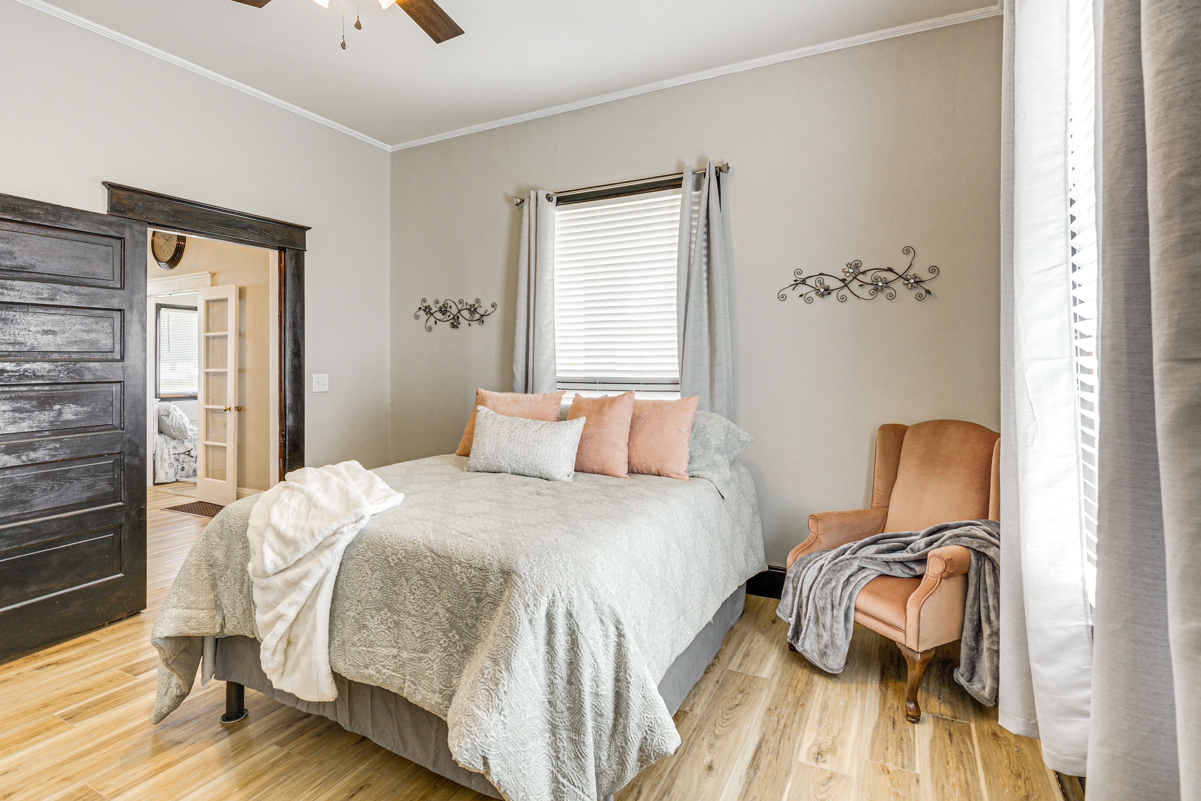 Bedroom 1 | Queen Bed | Smart TV | Linens Provided