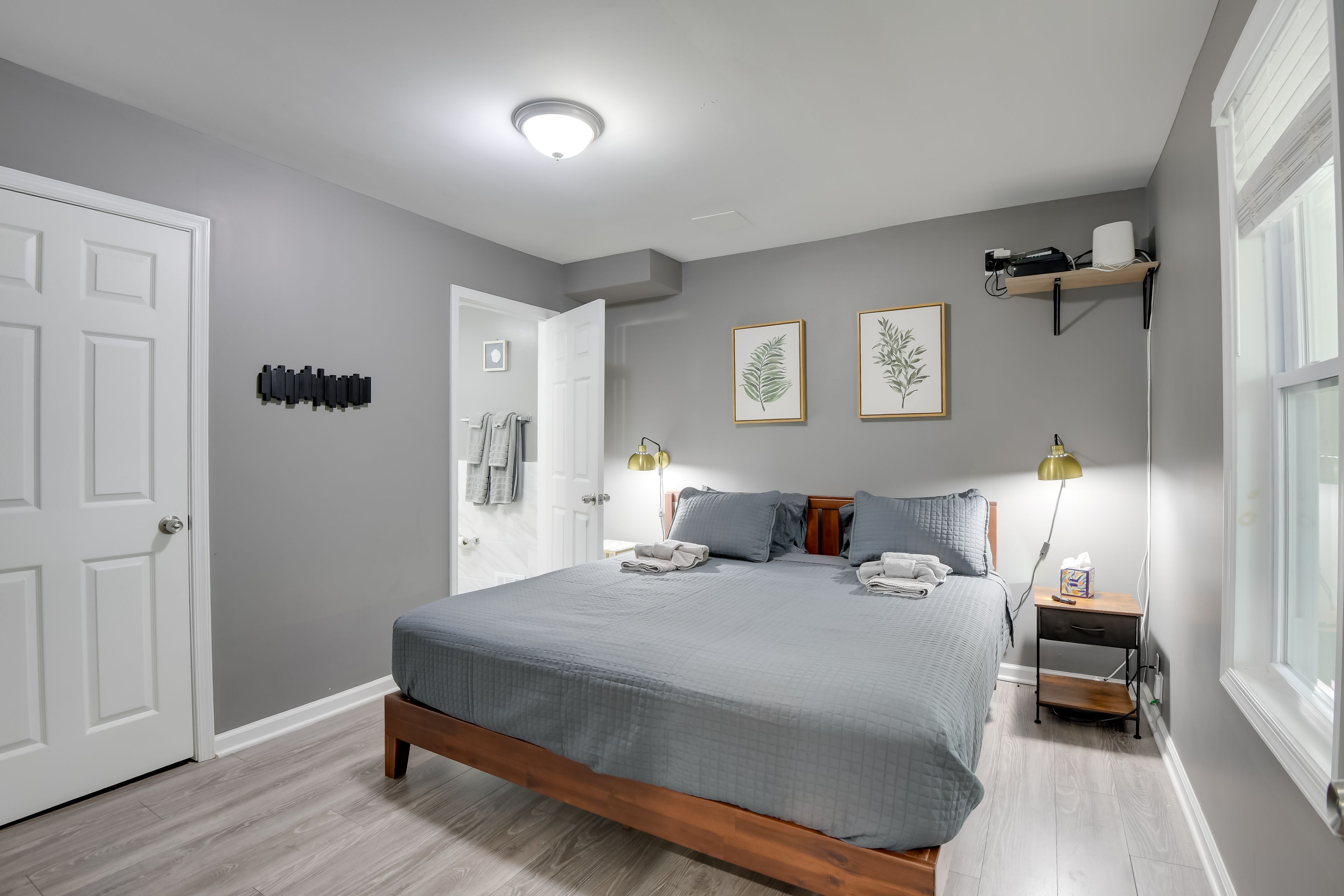 Bedroom 1 | 1st Floor | King Bed | Smart TV | Linens Provided