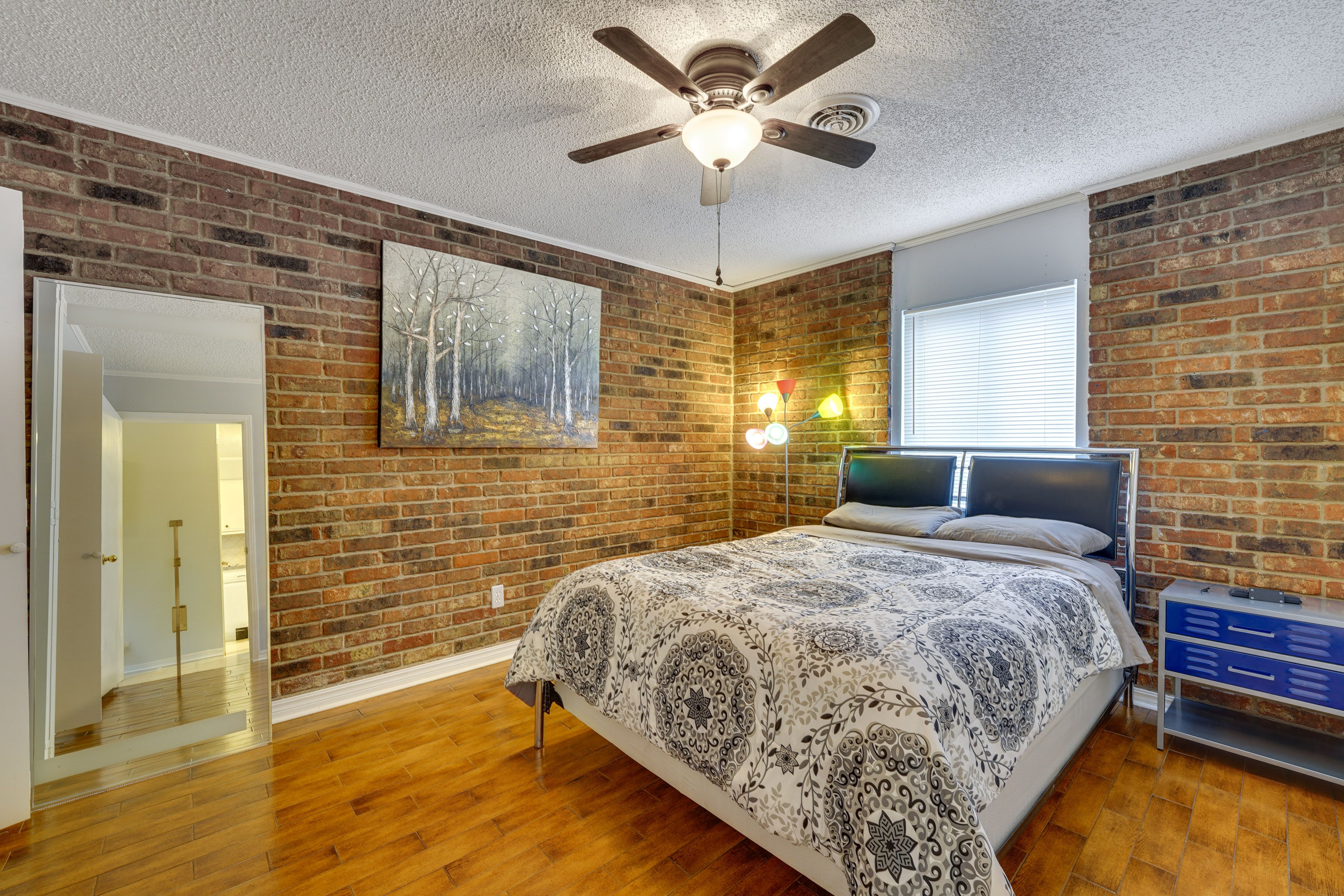Bedroom 1 | Queen Bed | 1st Floor