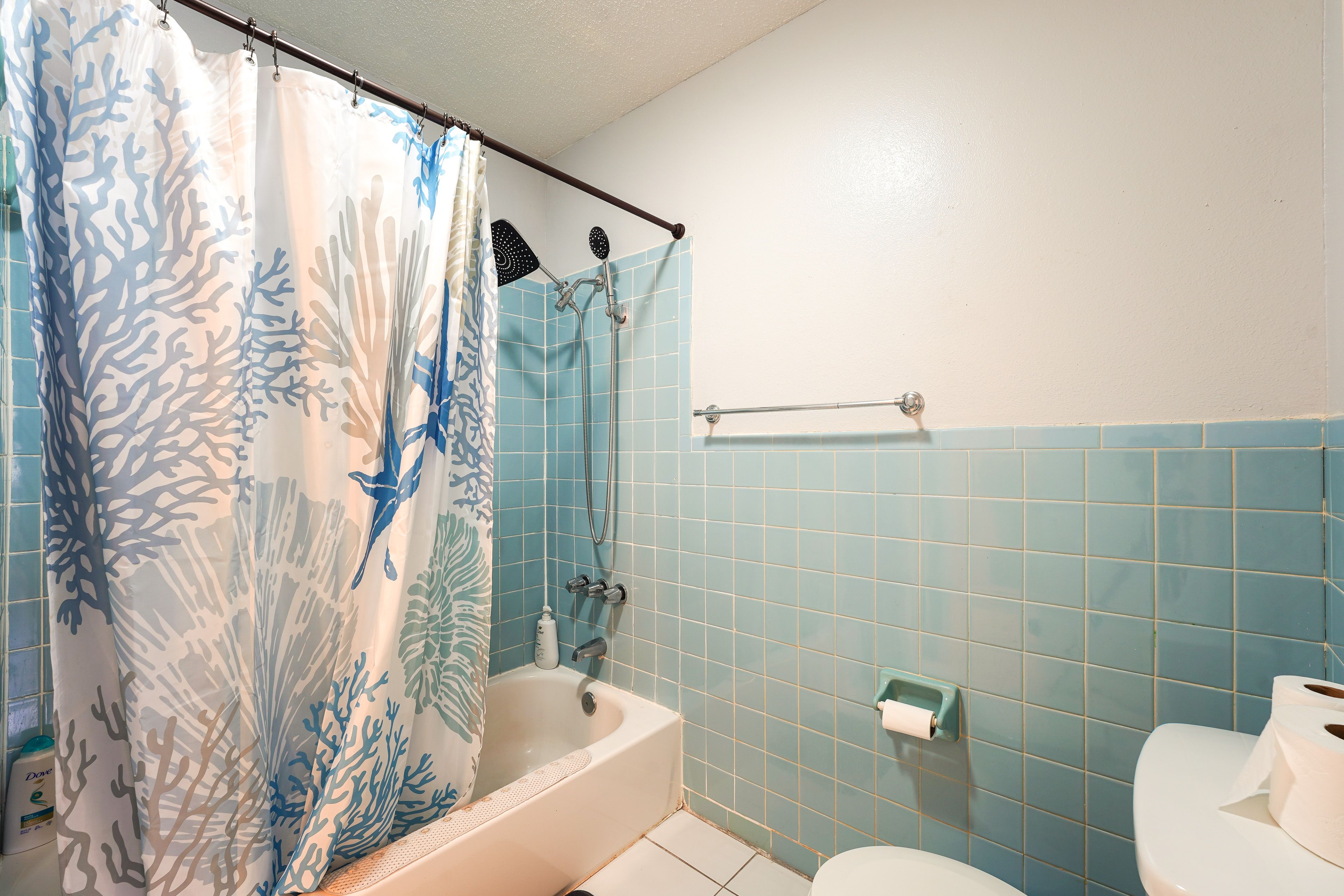 Full Bath | Towels | Hair Dryer | 2nd Floor