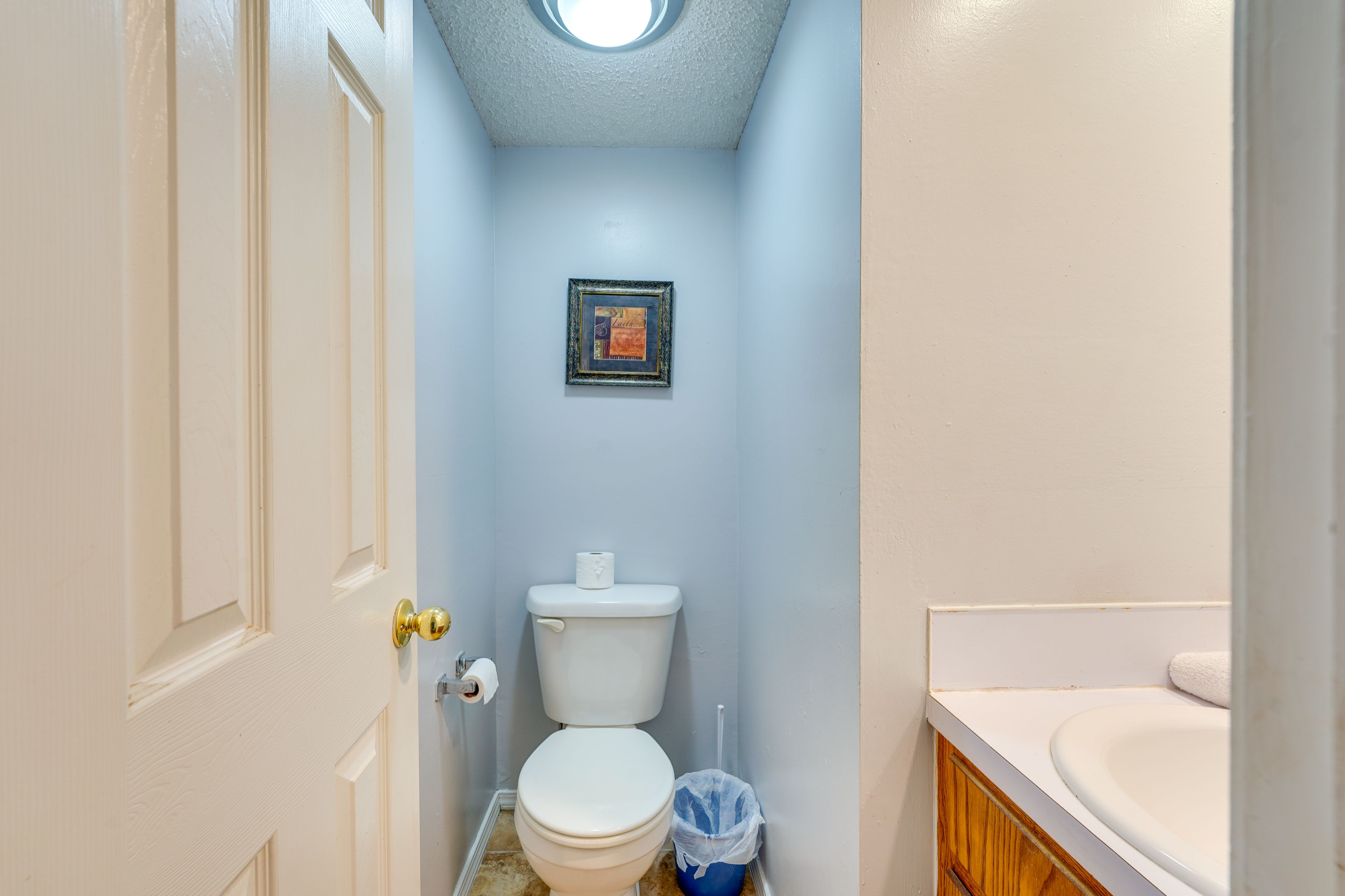 Half Bathroom | 1st Floor
